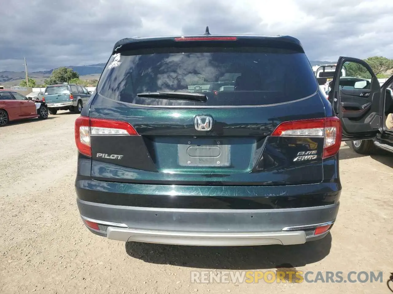 6 Photograph of a damaged car 5FNYF6H06KB081518 HONDA PILOT 2019