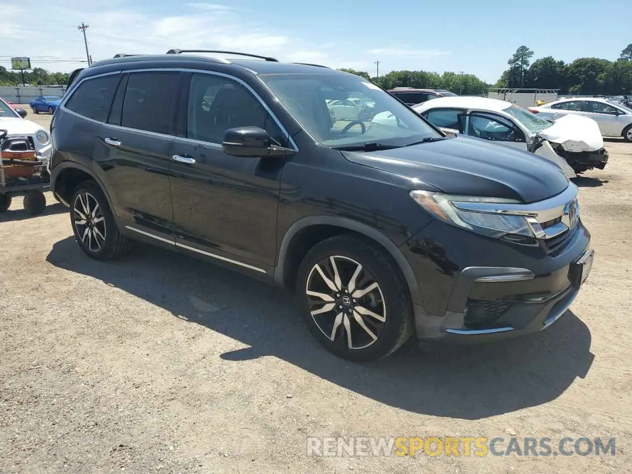 4 Photograph of a damaged car 5FNYF6H07KB071046 HONDA PILOT 2019