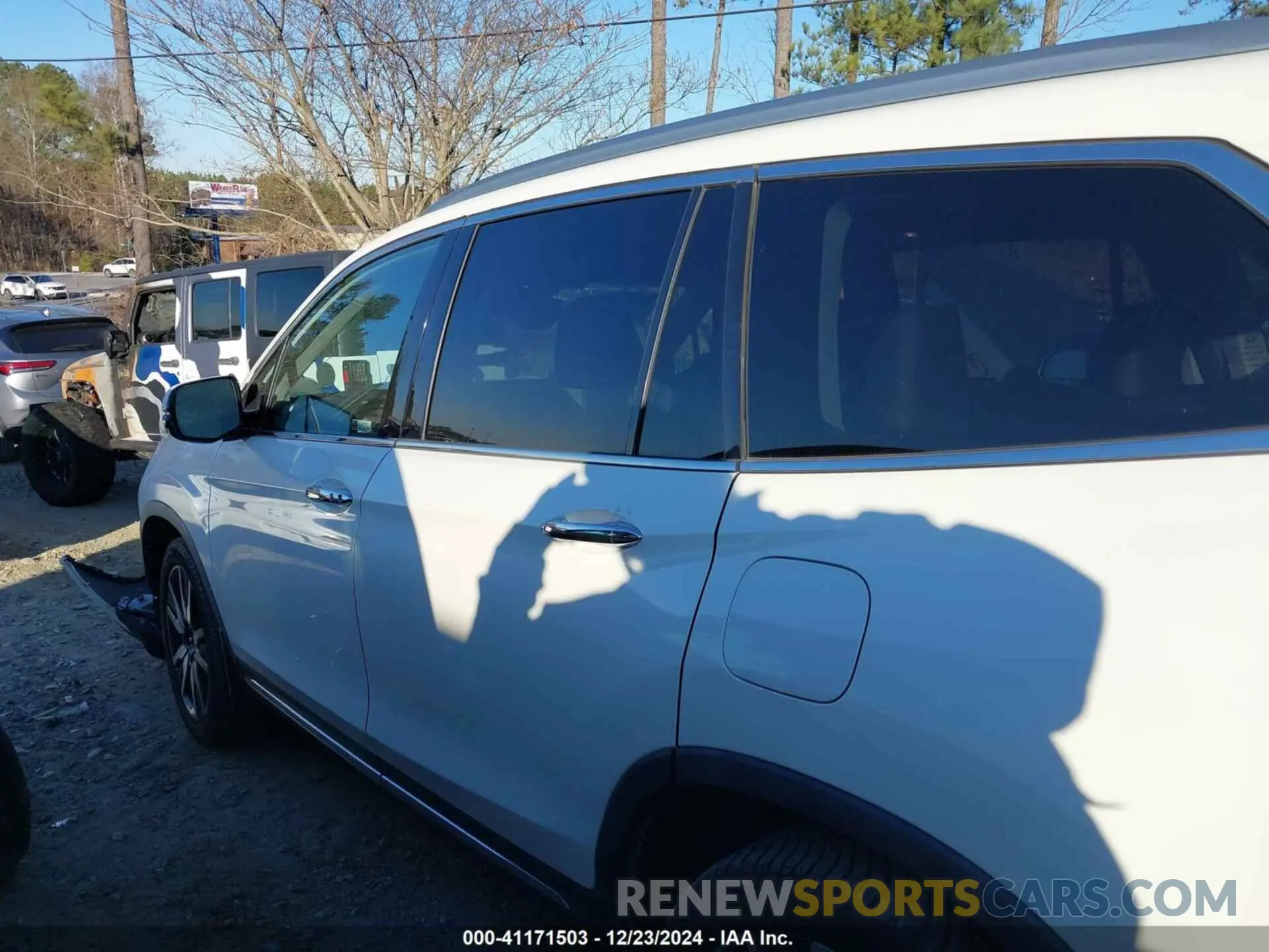 14 Photograph of a damaged car 5FNYF6H0XKB022200 HONDA PILOT 2019