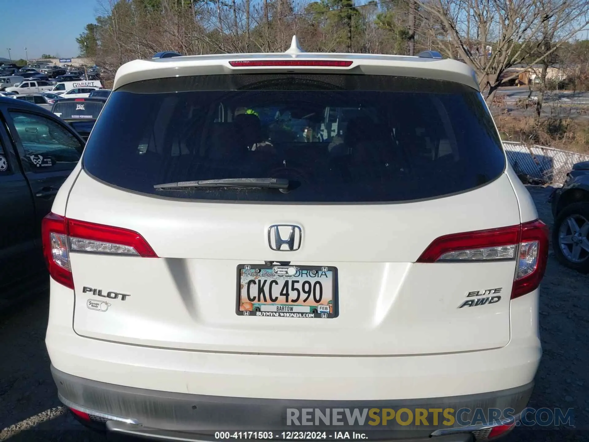 16 Photograph of a damaged car 5FNYF6H0XKB022200 HONDA PILOT 2019