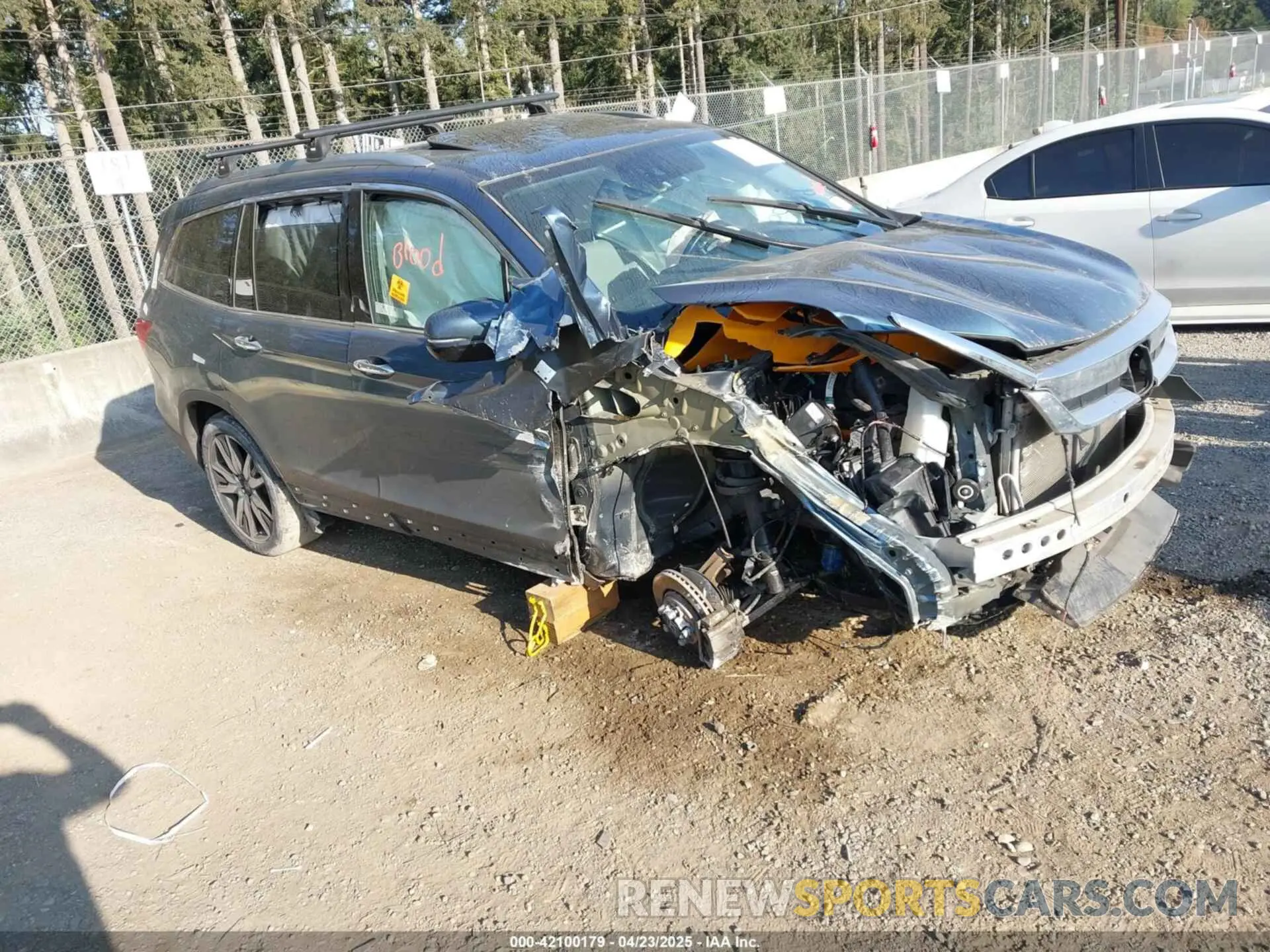 1 Photograph of a damaged car 5FNYF6H0XKB063801 HONDA PILOT 2019