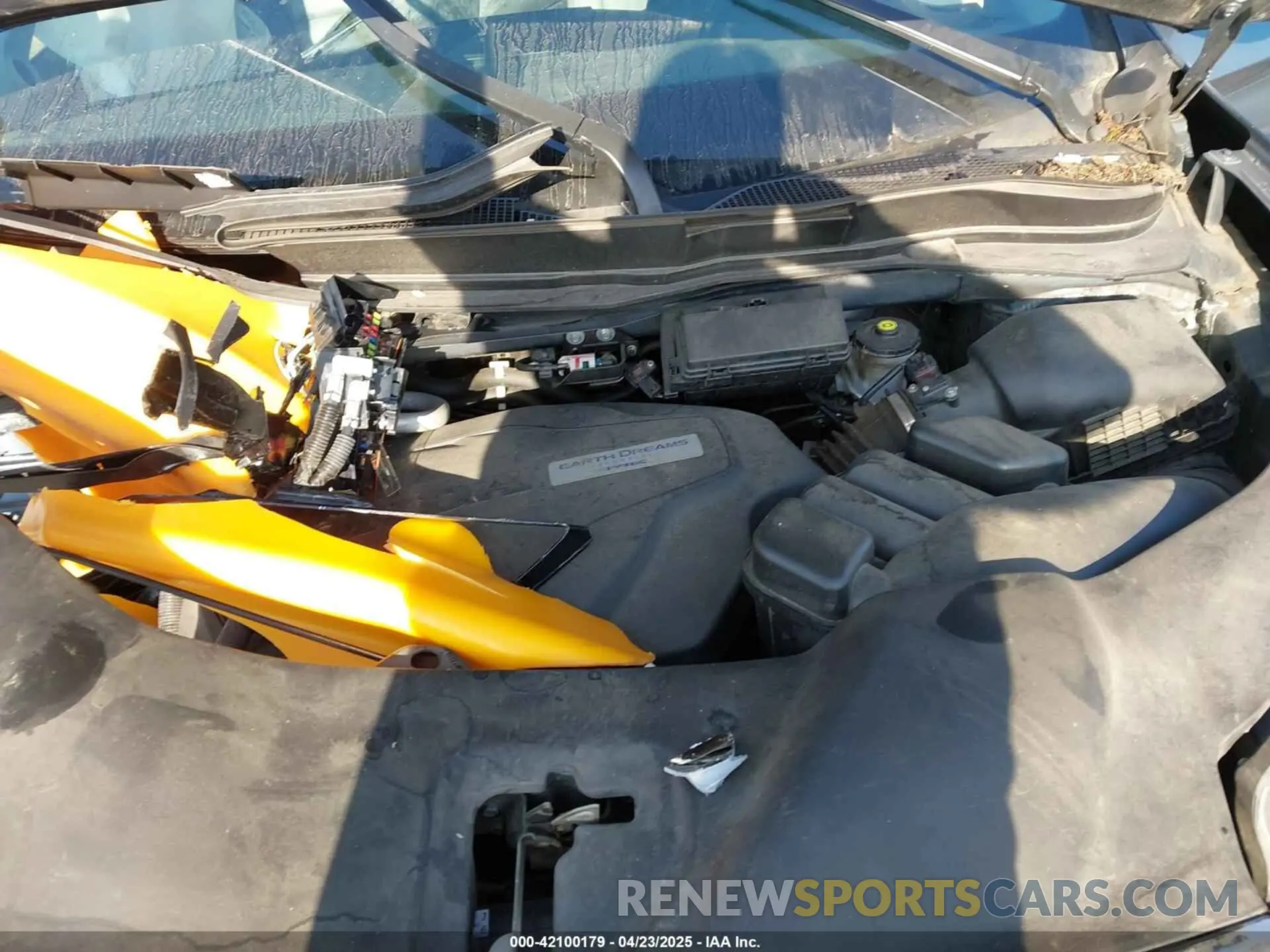 10 Photograph of a damaged car 5FNYF6H0XKB063801 HONDA PILOT 2019