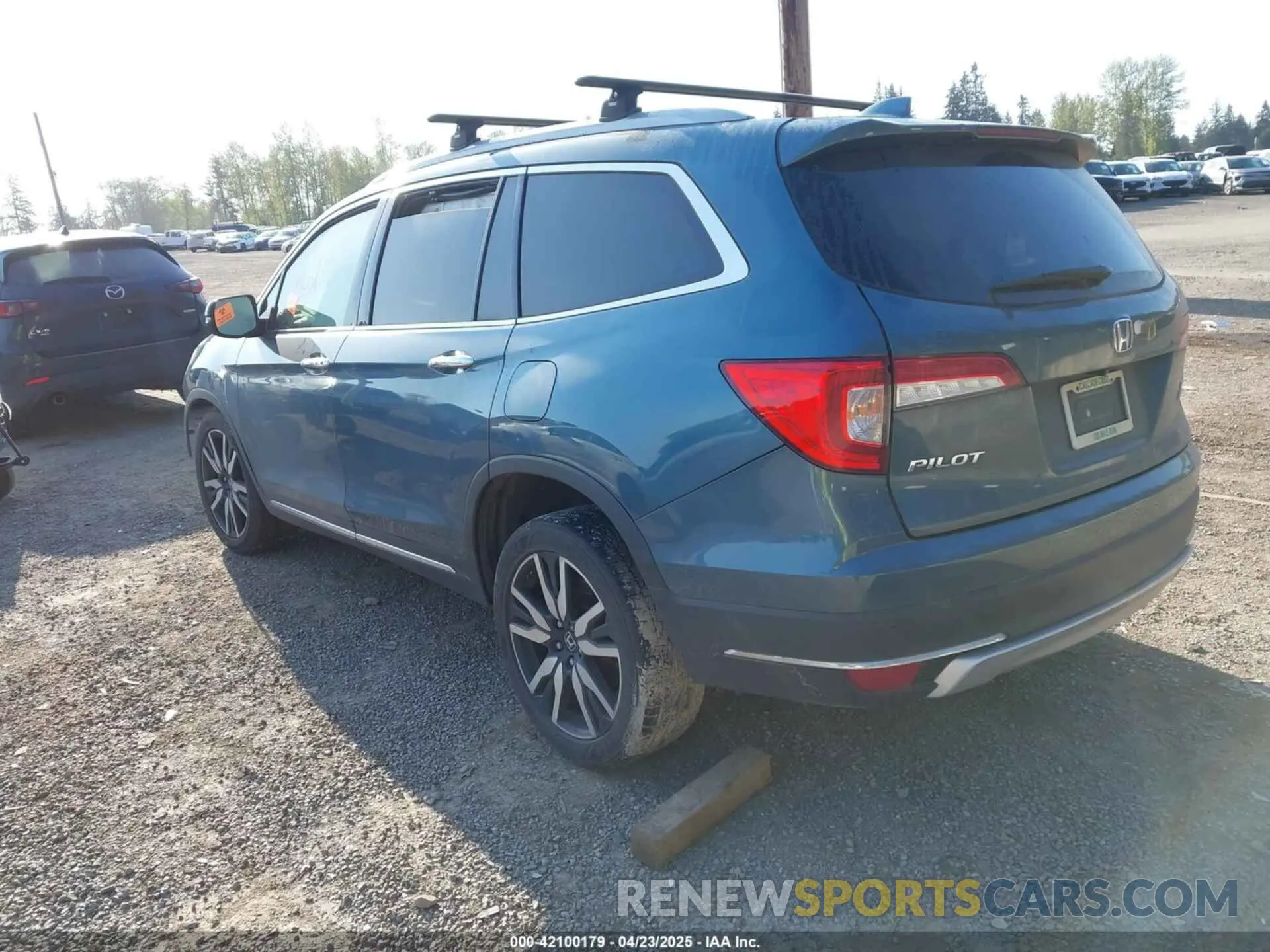 3 Photograph of a damaged car 5FNYF6H0XKB063801 HONDA PILOT 2019