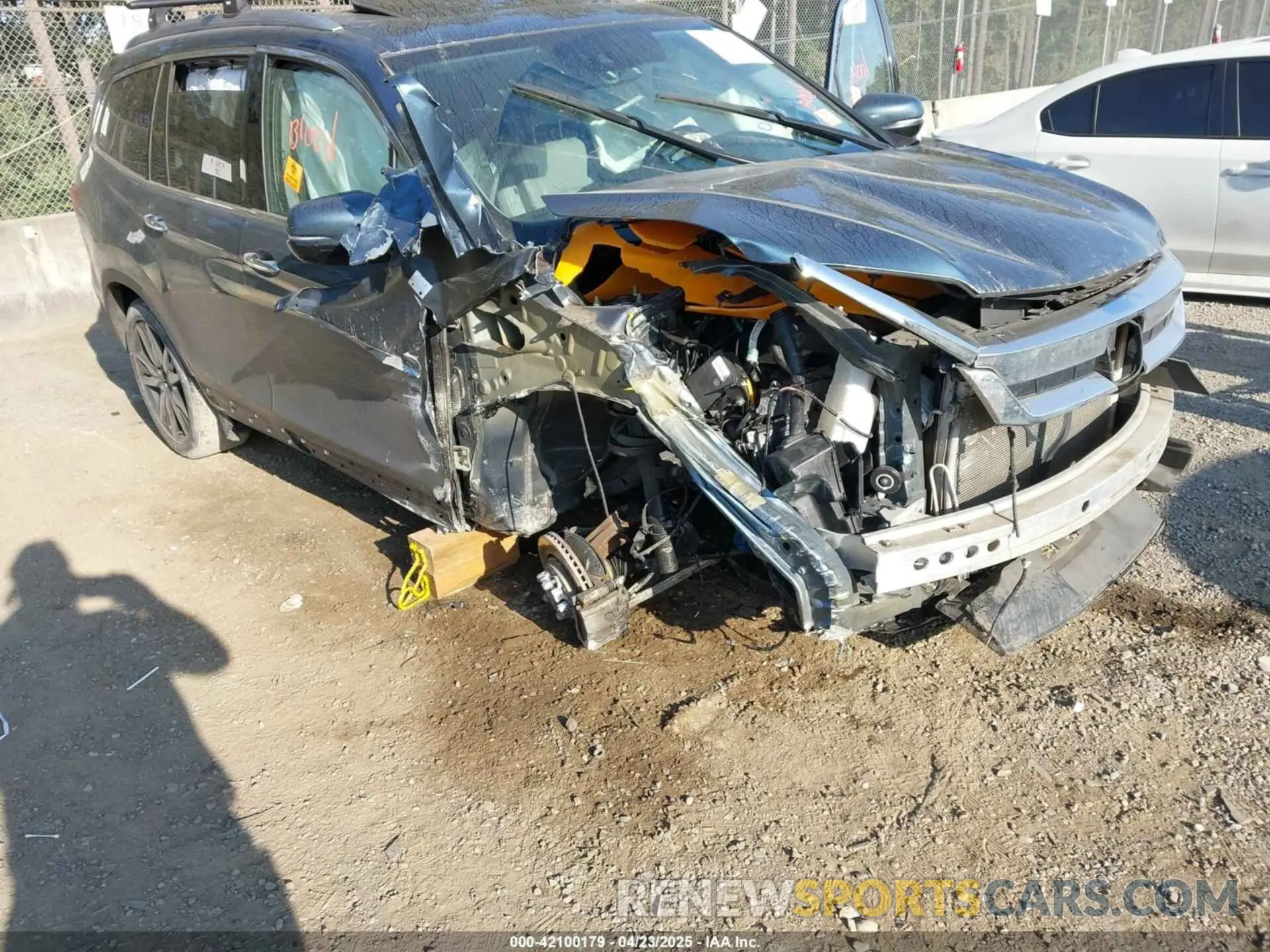 6 Photograph of a damaged car 5FNYF6H0XKB063801 HONDA PILOT 2019