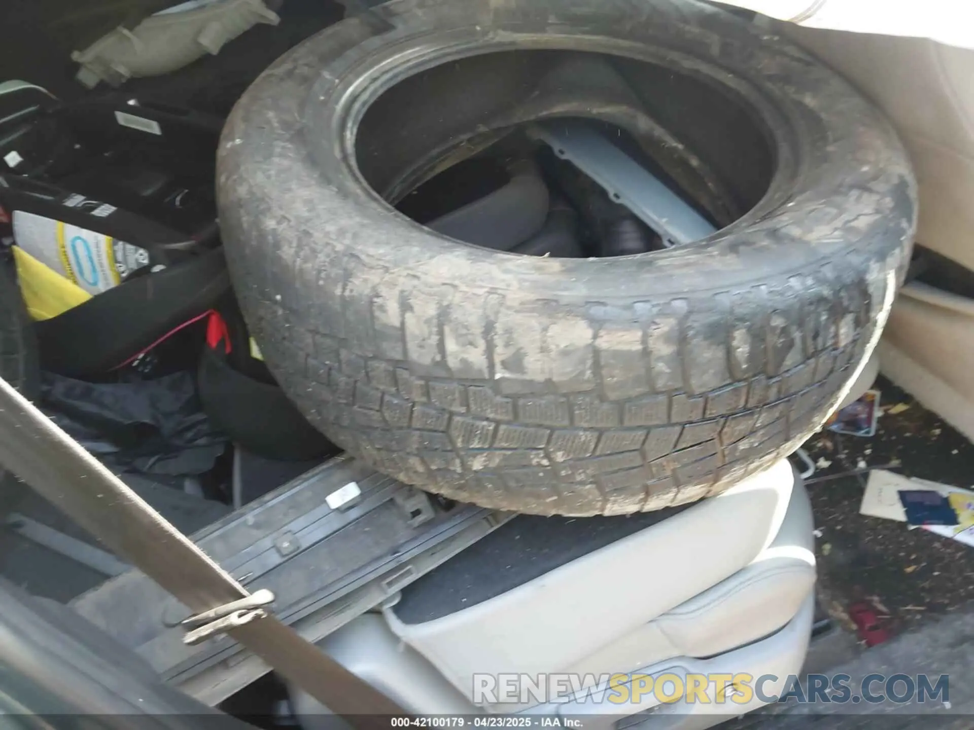 8 Photograph of a damaged car 5FNYF6H0XKB063801 HONDA PILOT 2019