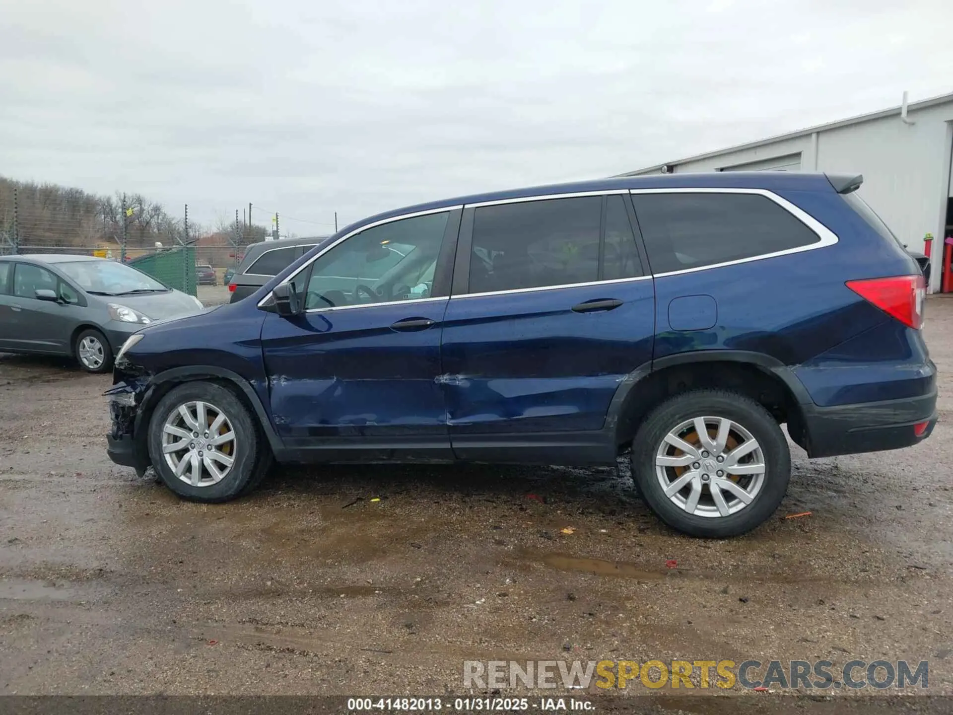 14 Photograph of a damaged car 5FNYF6H10KB061452 HONDA PILOT 2019