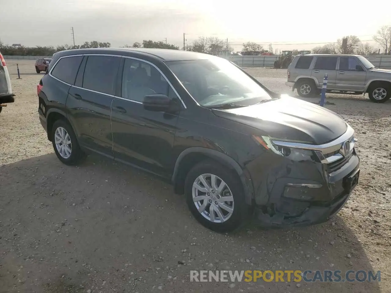 4 Photograph of a damaged car 5FNYF6H12KB056429 HONDA PILOT 2019