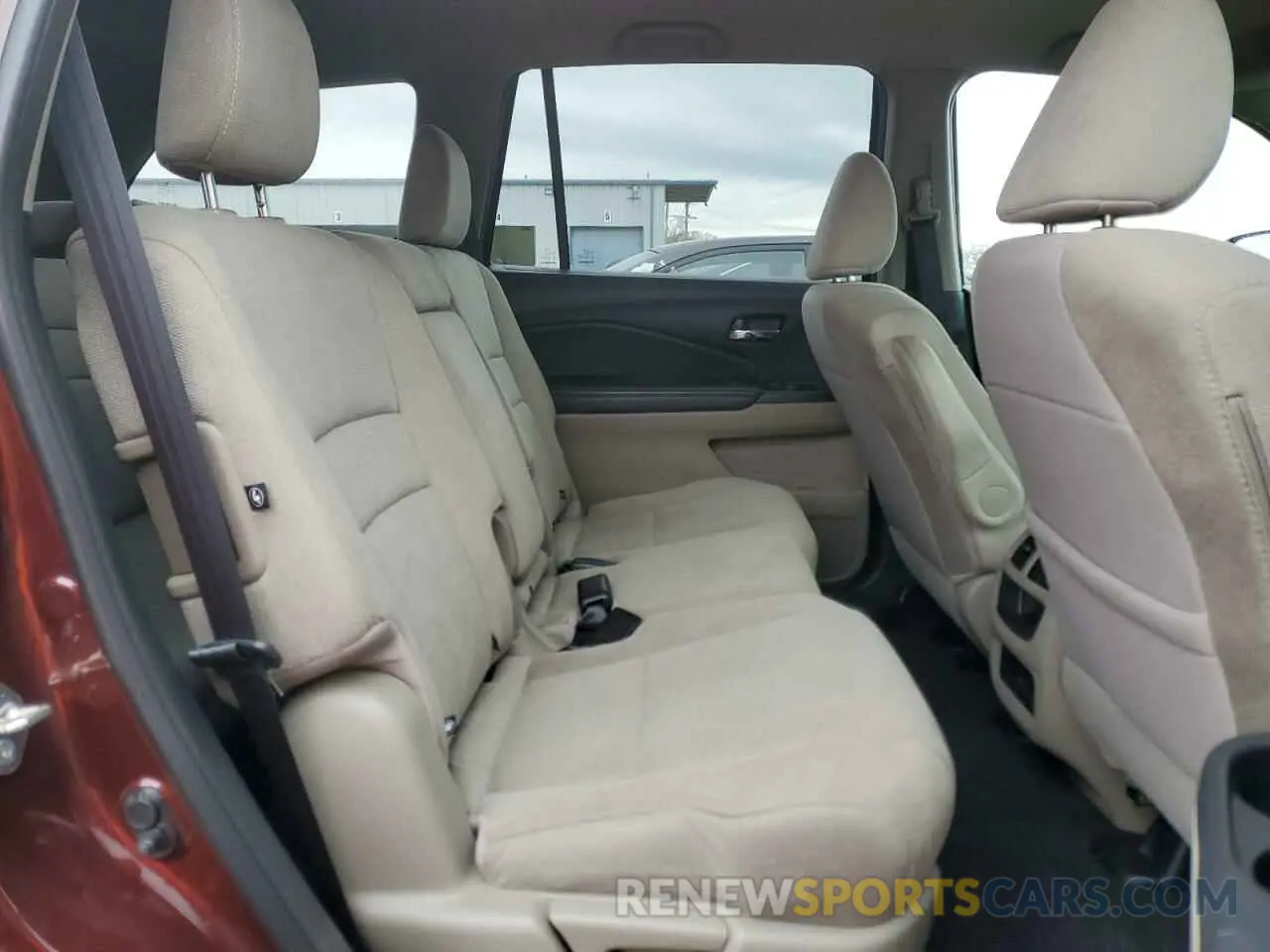 11 Photograph of a damaged car 5FNYF6H12KB075823 HONDA PILOT 2019