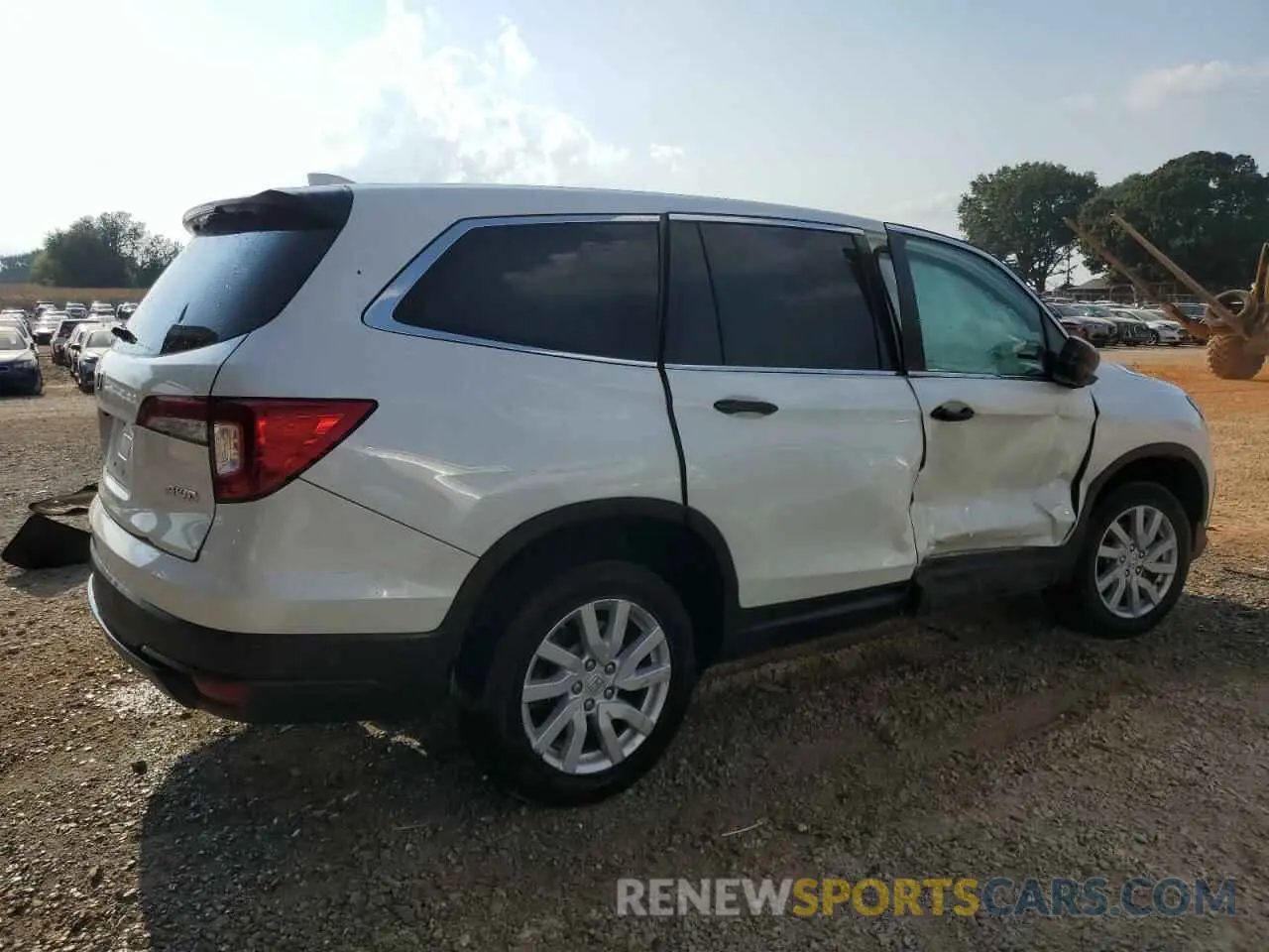 3 Photograph of a damaged car 5FNYF6H13KB070453 HONDA PILOT 2019