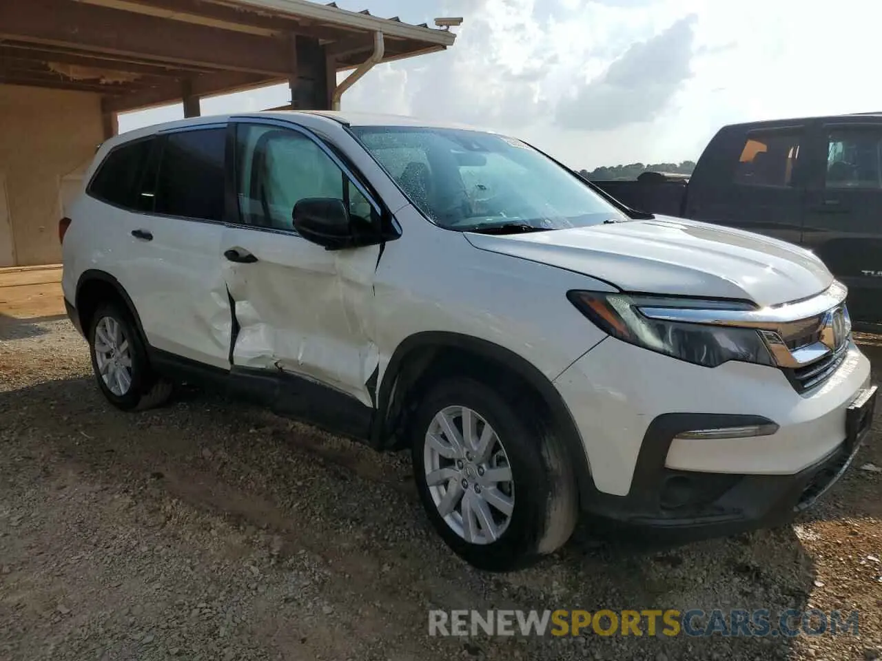 4 Photograph of a damaged car 5FNYF6H13KB070453 HONDA PILOT 2019