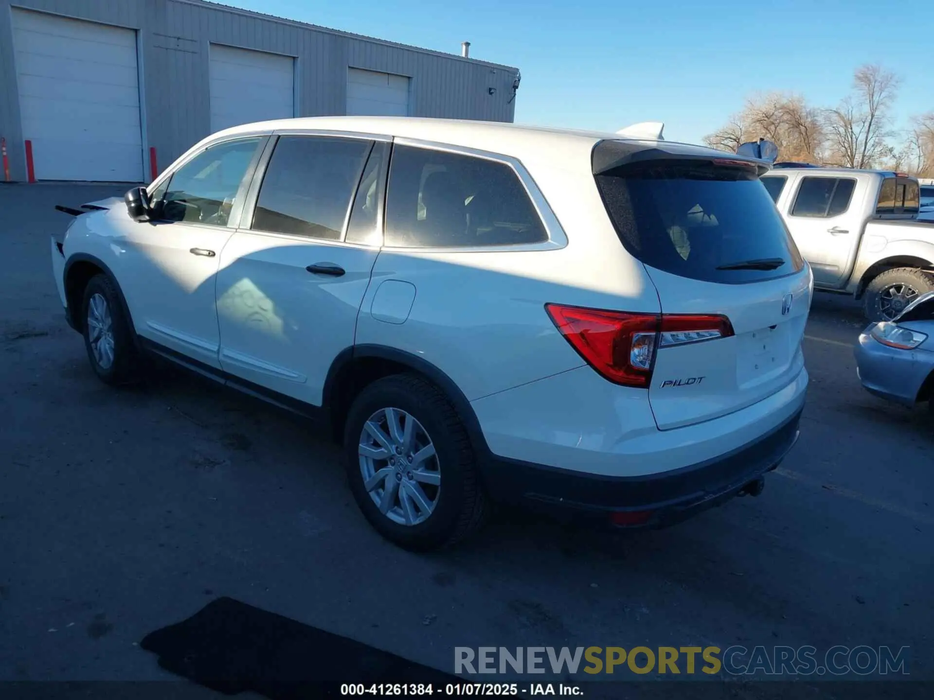 3 Photograph of a damaged car 5FNYF6H14KB021391 HONDA PILOT 2019
