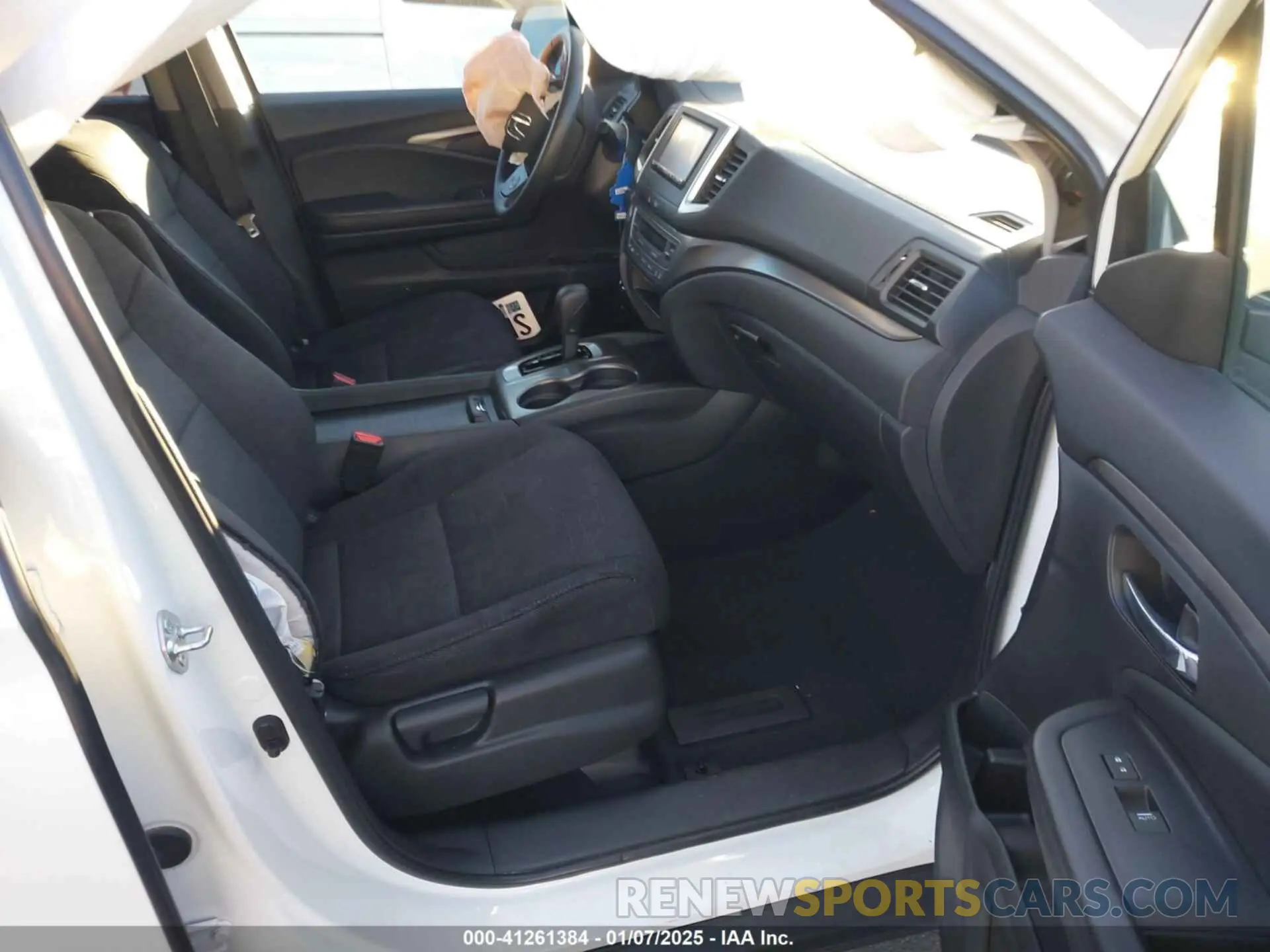 5 Photograph of a damaged car 5FNYF6H14KB021391 HONDA PILOT 2019