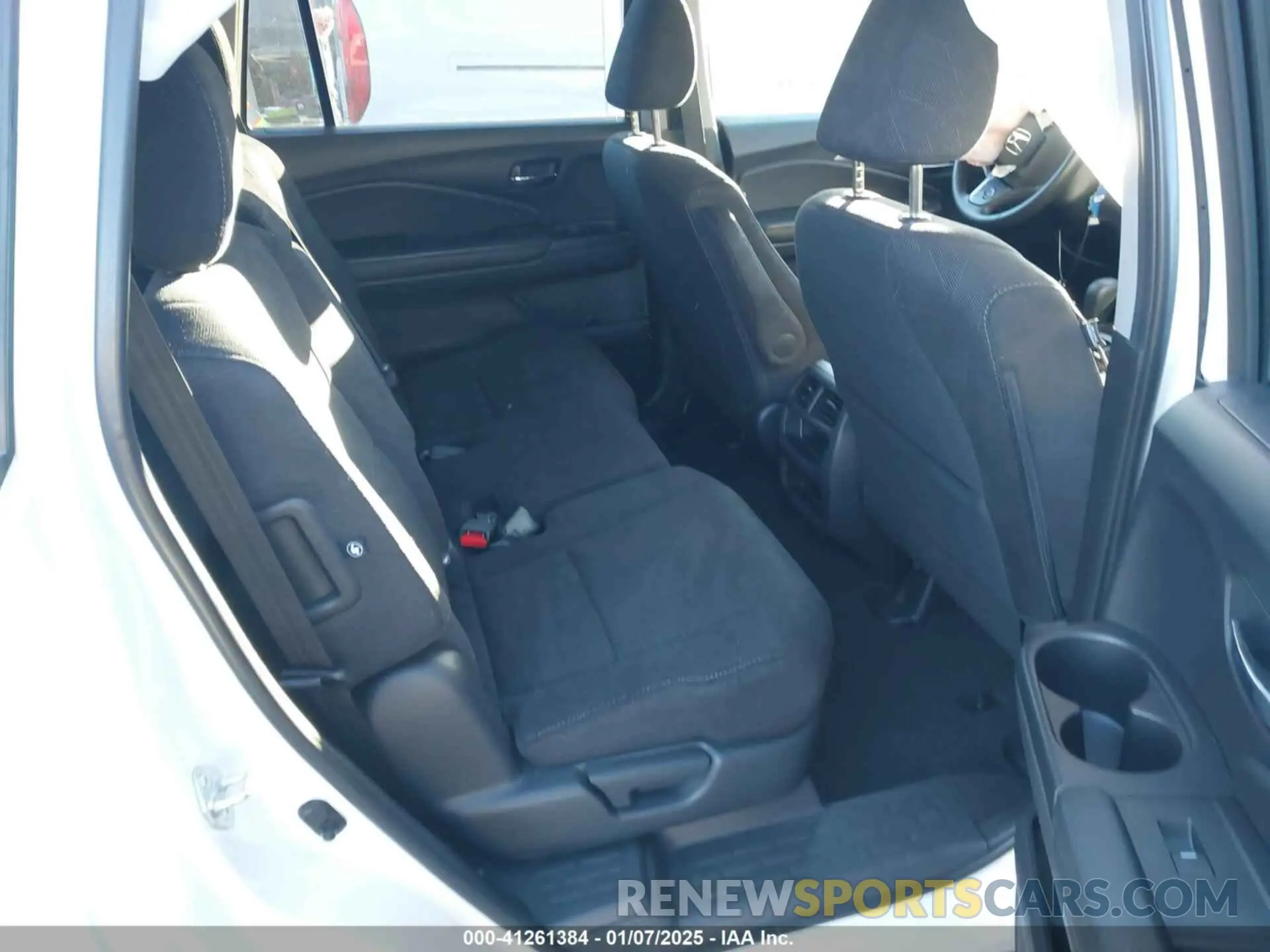 8 Photograph of a damaged car 5FNYF6H14KB021391 HONDA PILOT 2019