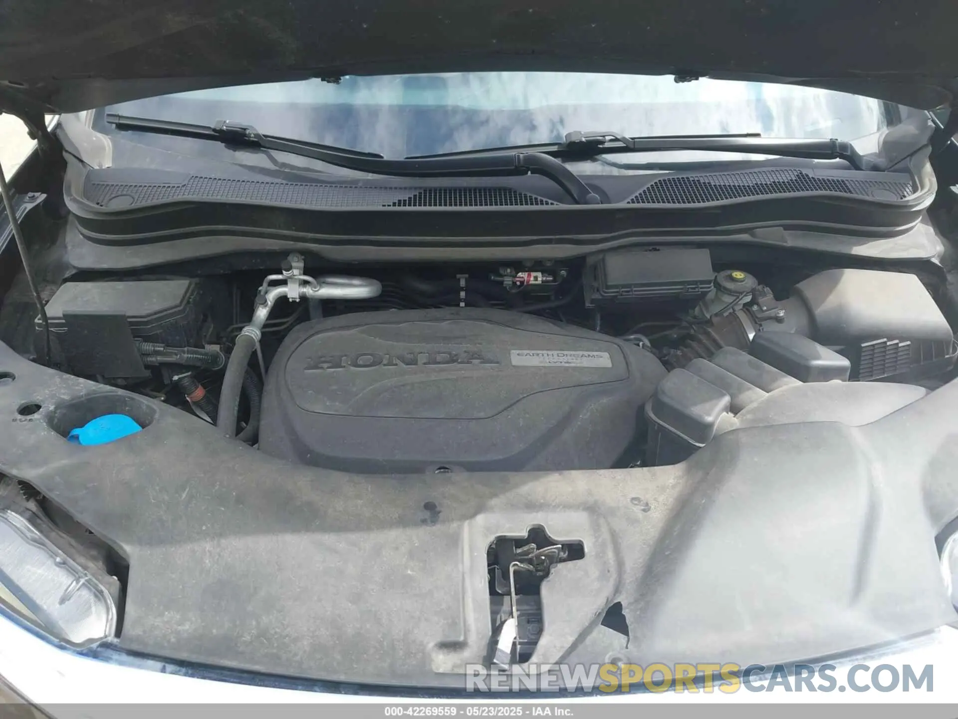 10 Photograph of a damaged car 5FNYF6H14KB031998 HONDA PILOT 2019