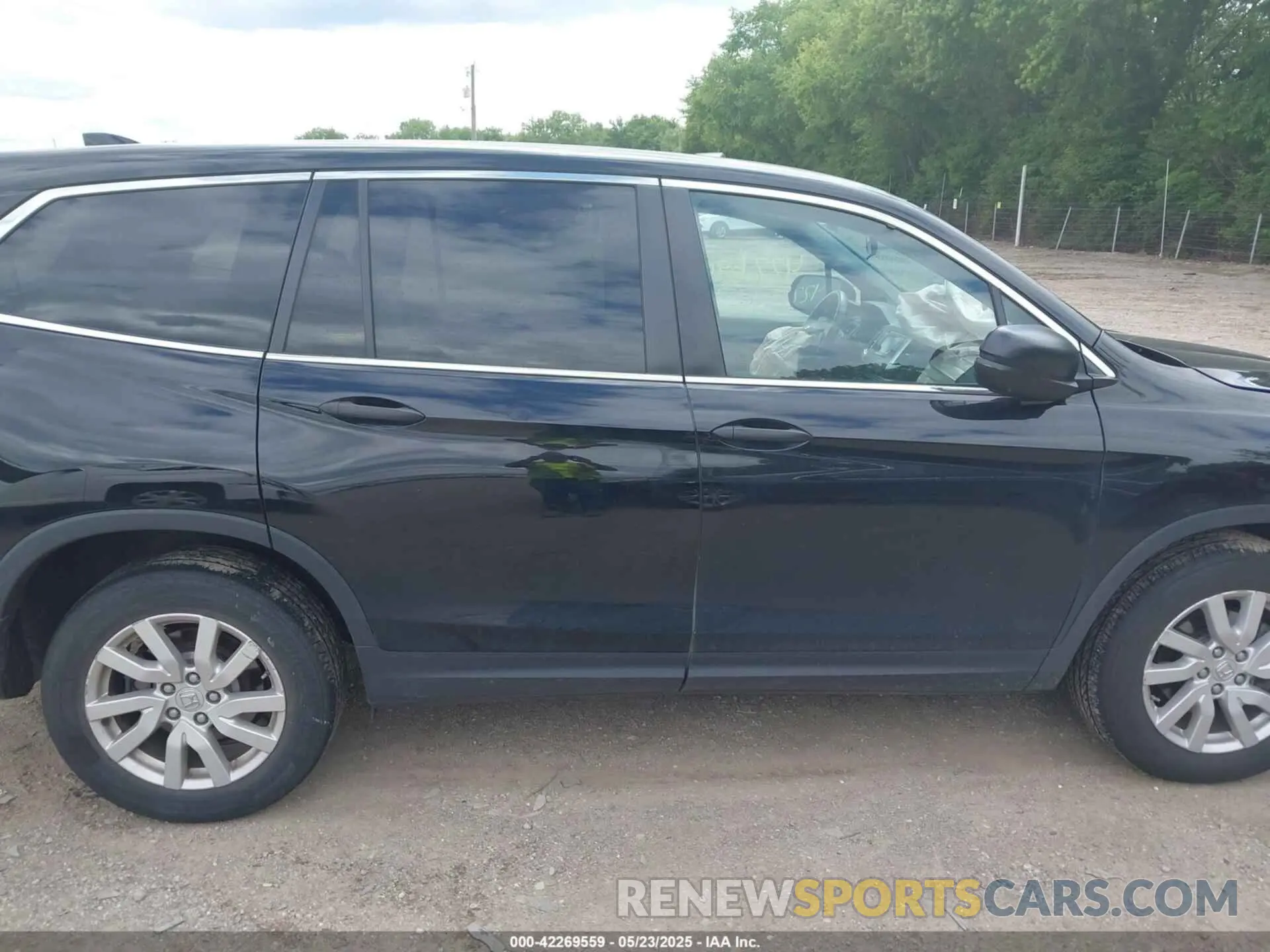 13 Photograph of a damaged car 5FNYF6H14KB031998 HONDA PILOT 2019