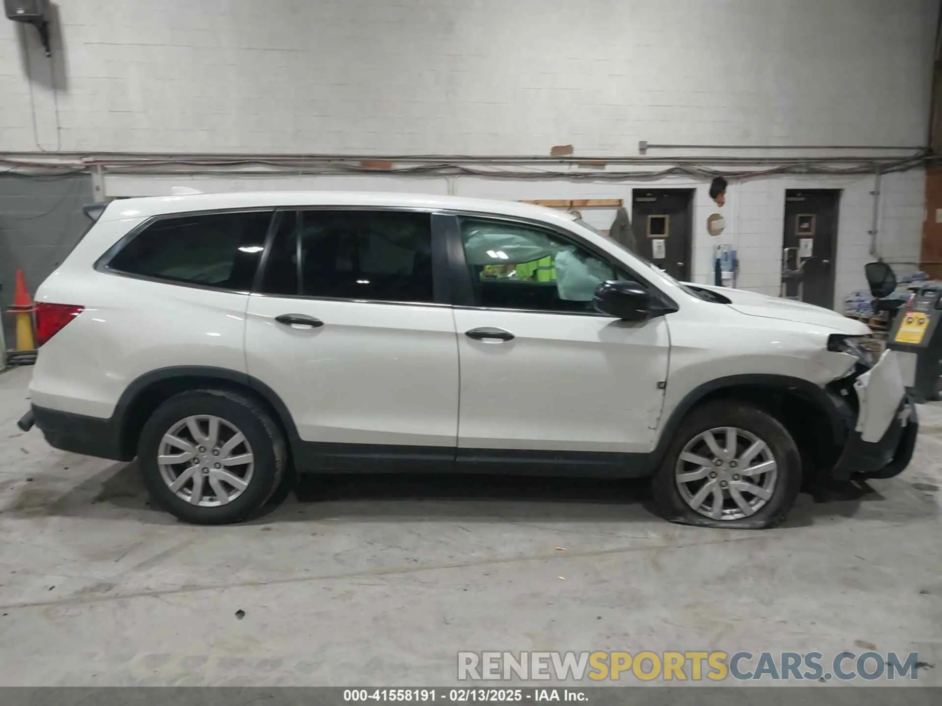 13 Photograph of a damaged car 5FNYF6H14KB080490 HONDA PILOT 2019