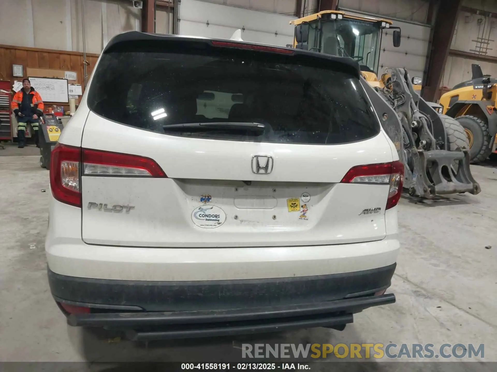16 Photograph of a damaged car 5FNYF6H14KB080490 HONDA PILOT 2019