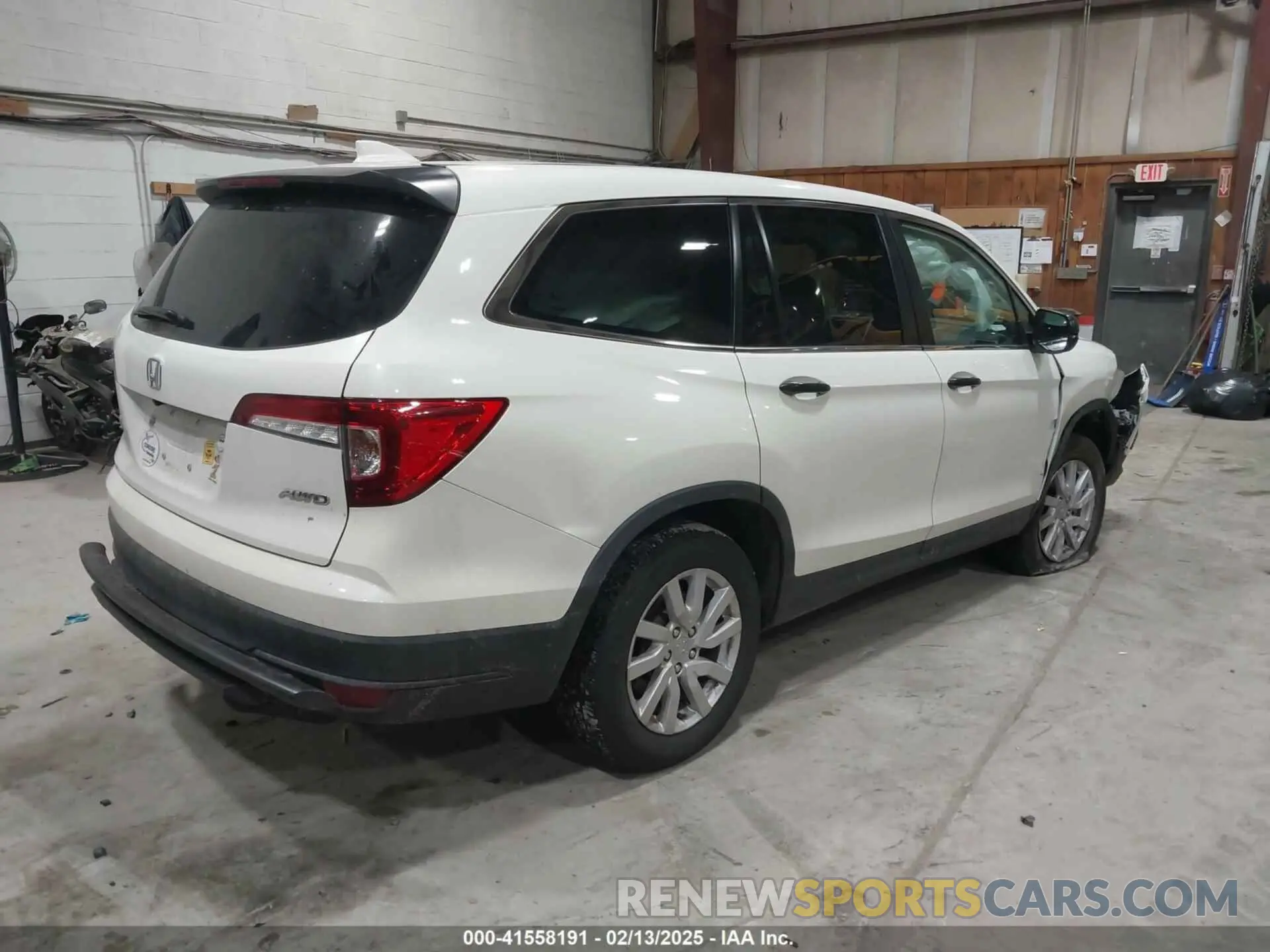 4 Photograph of a damaged car 5FNYF6H14KB080490 HONDA PILOT 2019