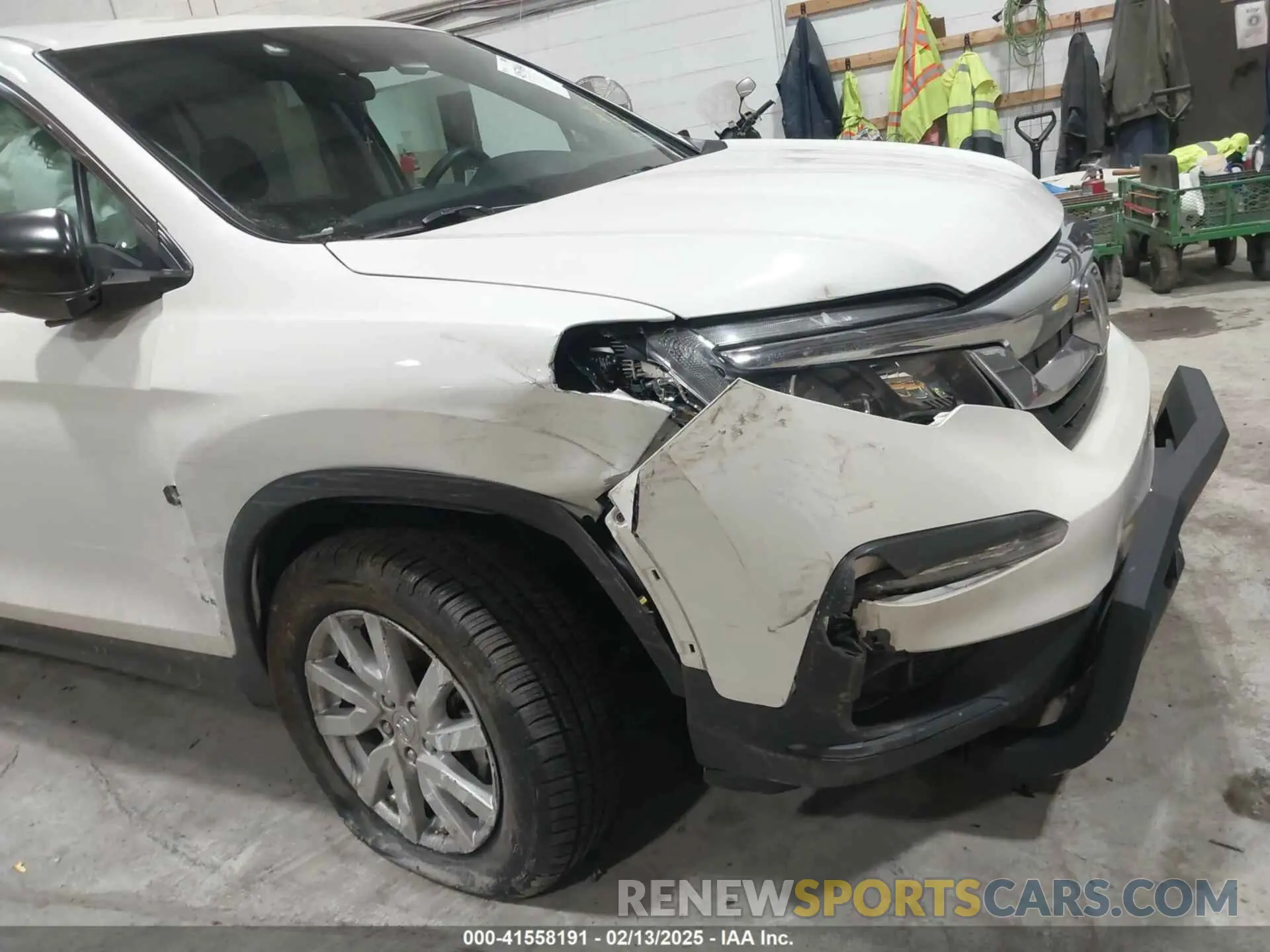 6 Photograph of a damaged car 5FNYF6H14KB080490 HONDA PILOT 2019