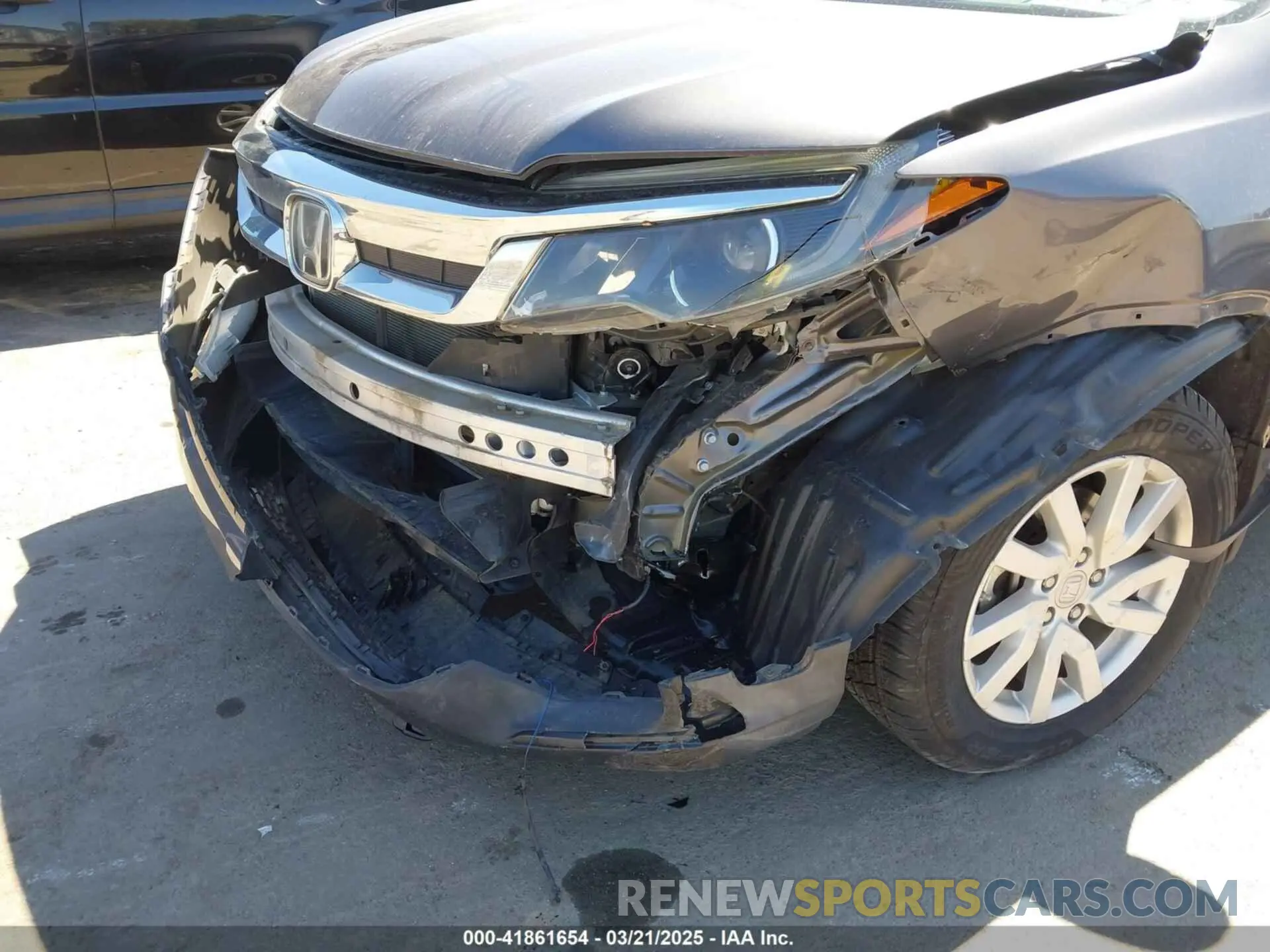 6 Photograph of a damaged car 5FNYF6H15KB070888 HONDA PILOT 2019