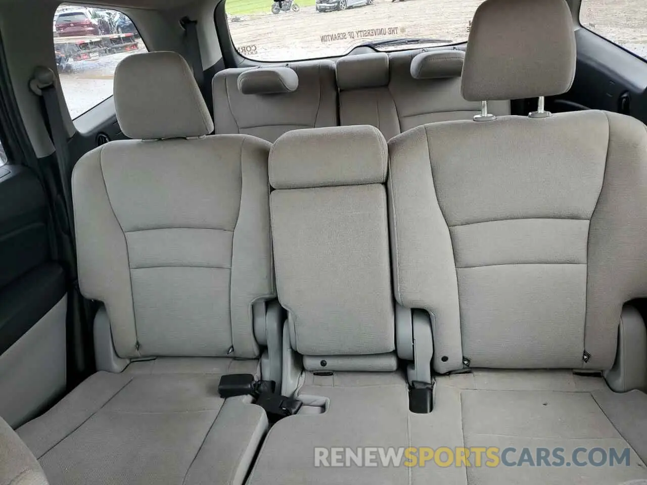 10 Photograph of a damaged car 5FNYF6H17KB021899 HONDA PILOT 2019