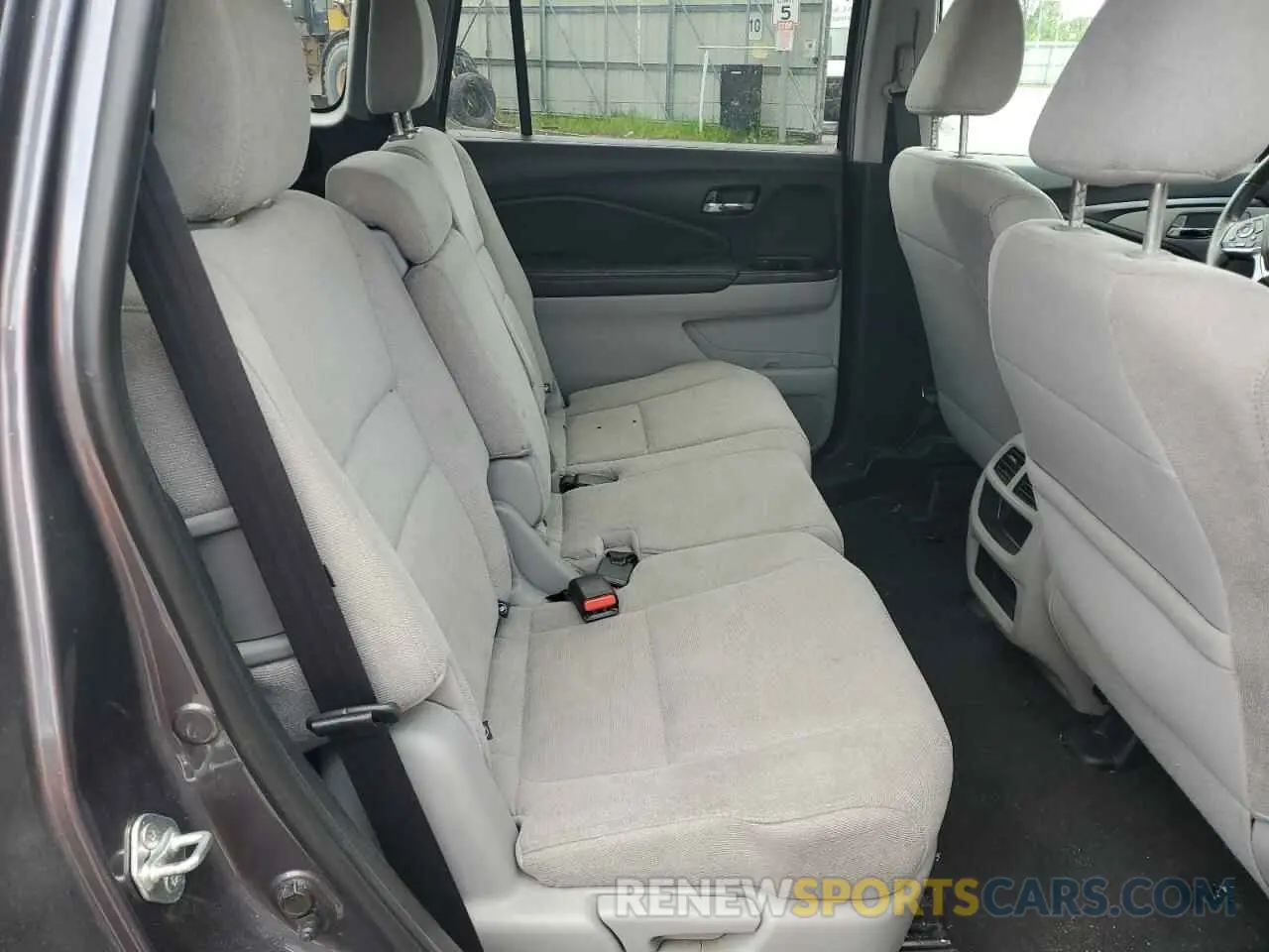 11 Photograph of a damaged car 5FNYF6H17KB021899 HONDA PILOT 2019