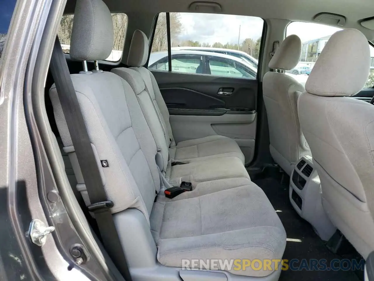 11 Photograph of a damaged car 5FNYF6H17KB070729 HONDA PILOT 2019