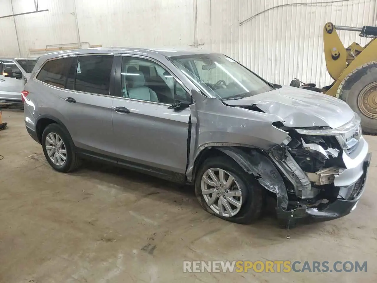 4 Photograph of a damaged car 5FNYF6H18KB026562 HONDA PILOT 2019