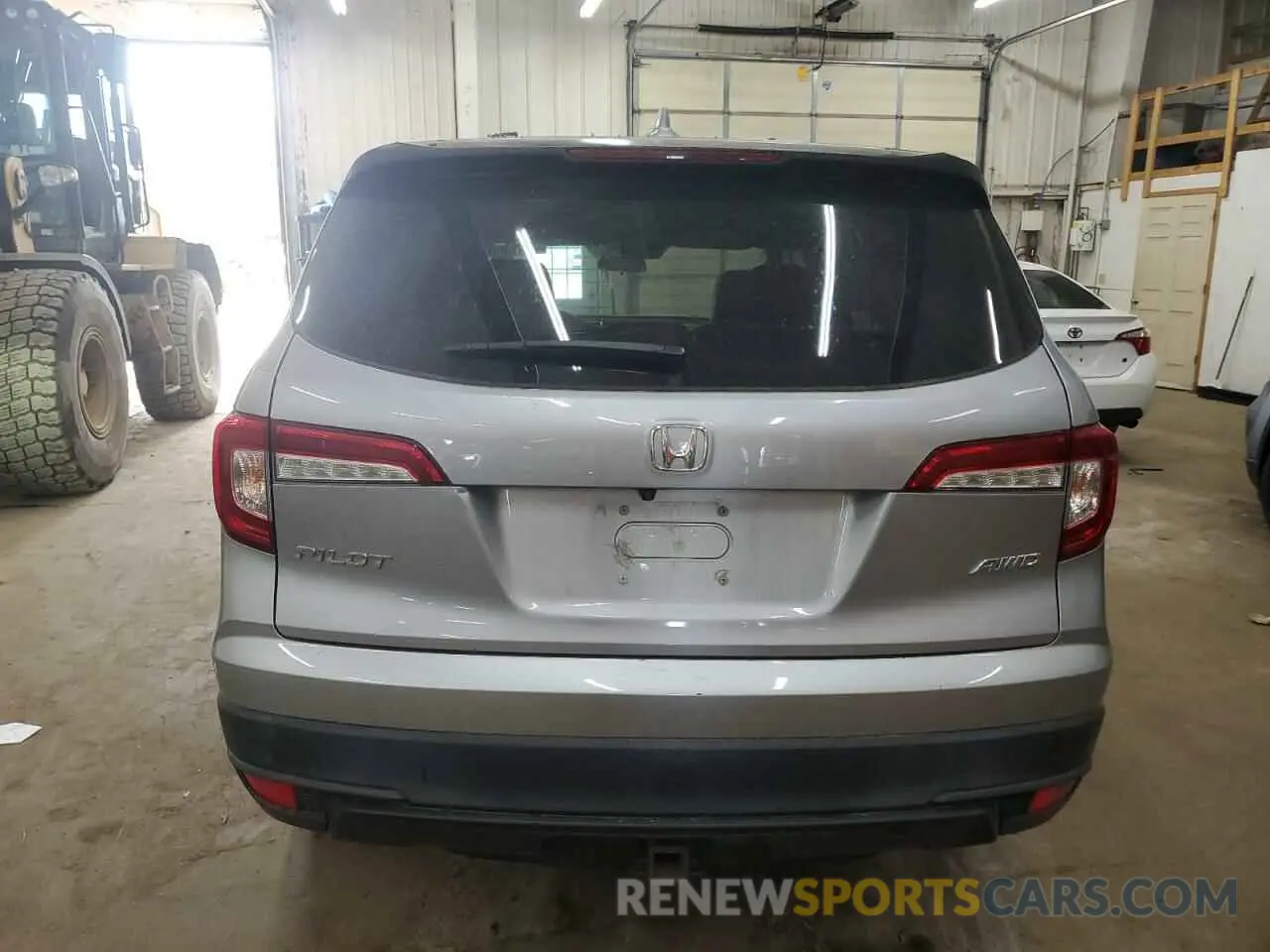 6 Photograph of a damaged car 5FNYF6H18KB026562 HONDA PILOT 2019