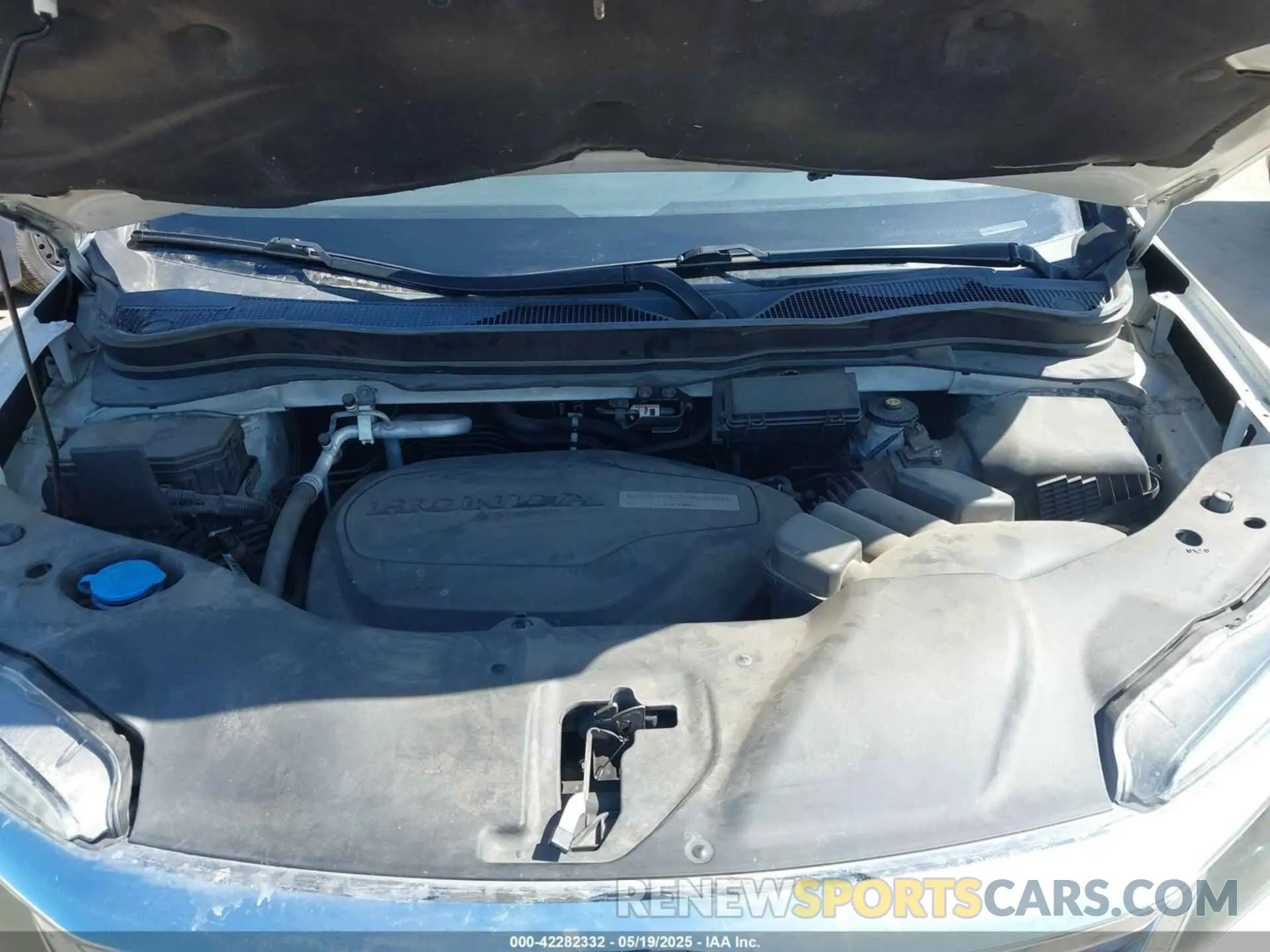 10 Photograph of a damaged car 5FNYF6H18KB062784 HONDA PILOT 2019