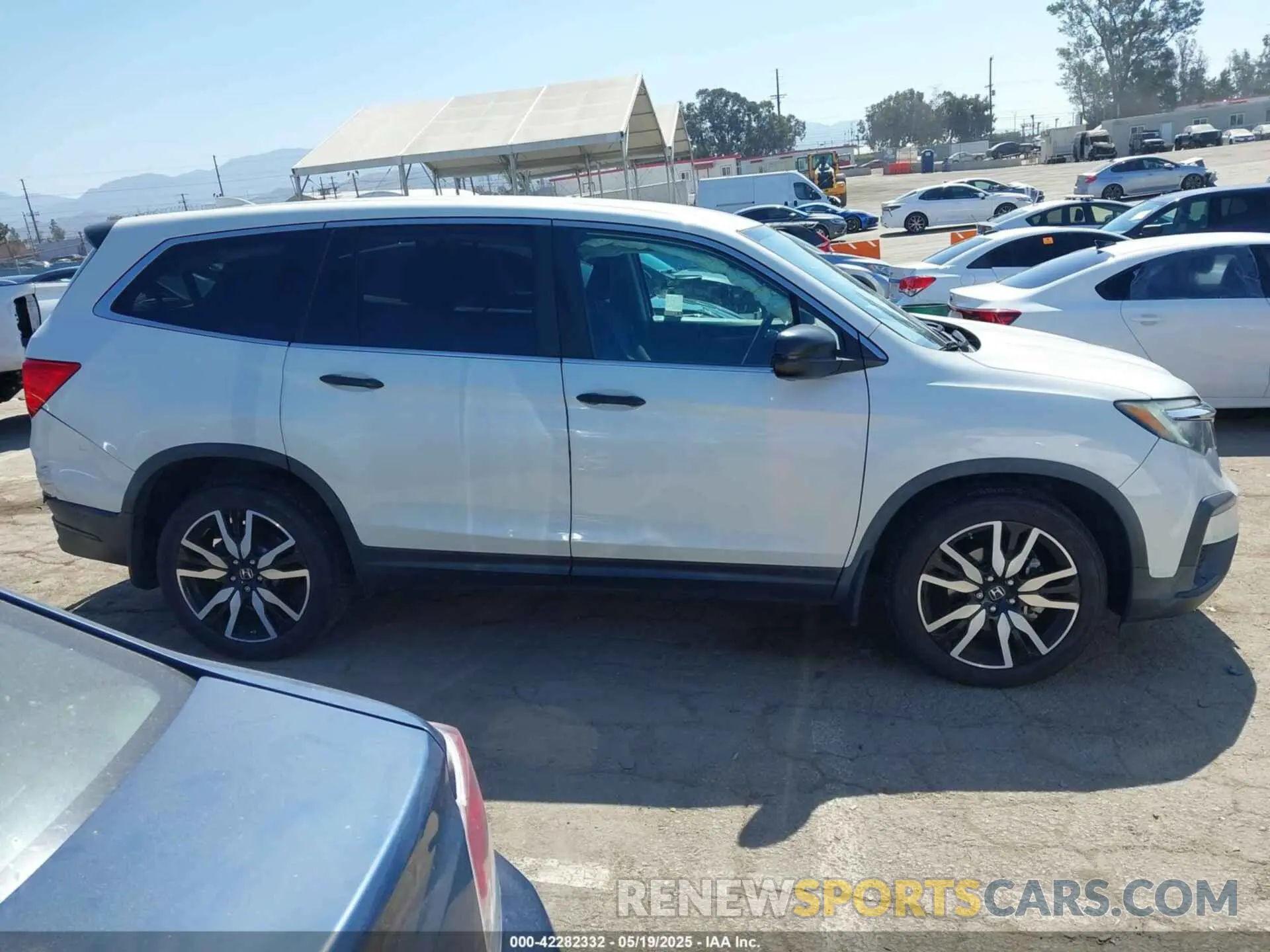 13 Photograph of a damaged car 5FNYF6H18KB062784 HONDA PILOT 2019