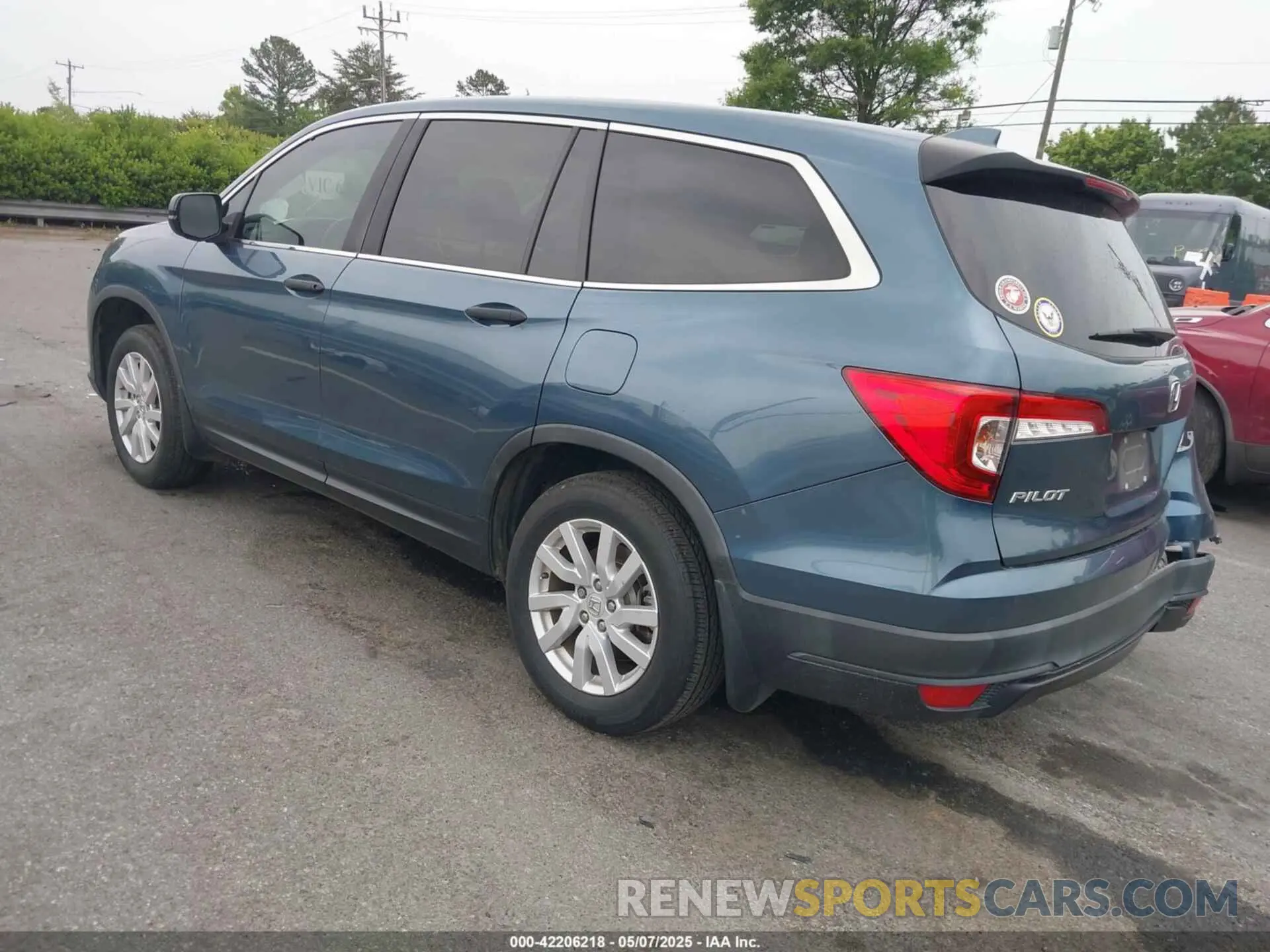 3 Photograph of a damaged car 5FNYF6H19KB082025 HONDA PILOT 2019