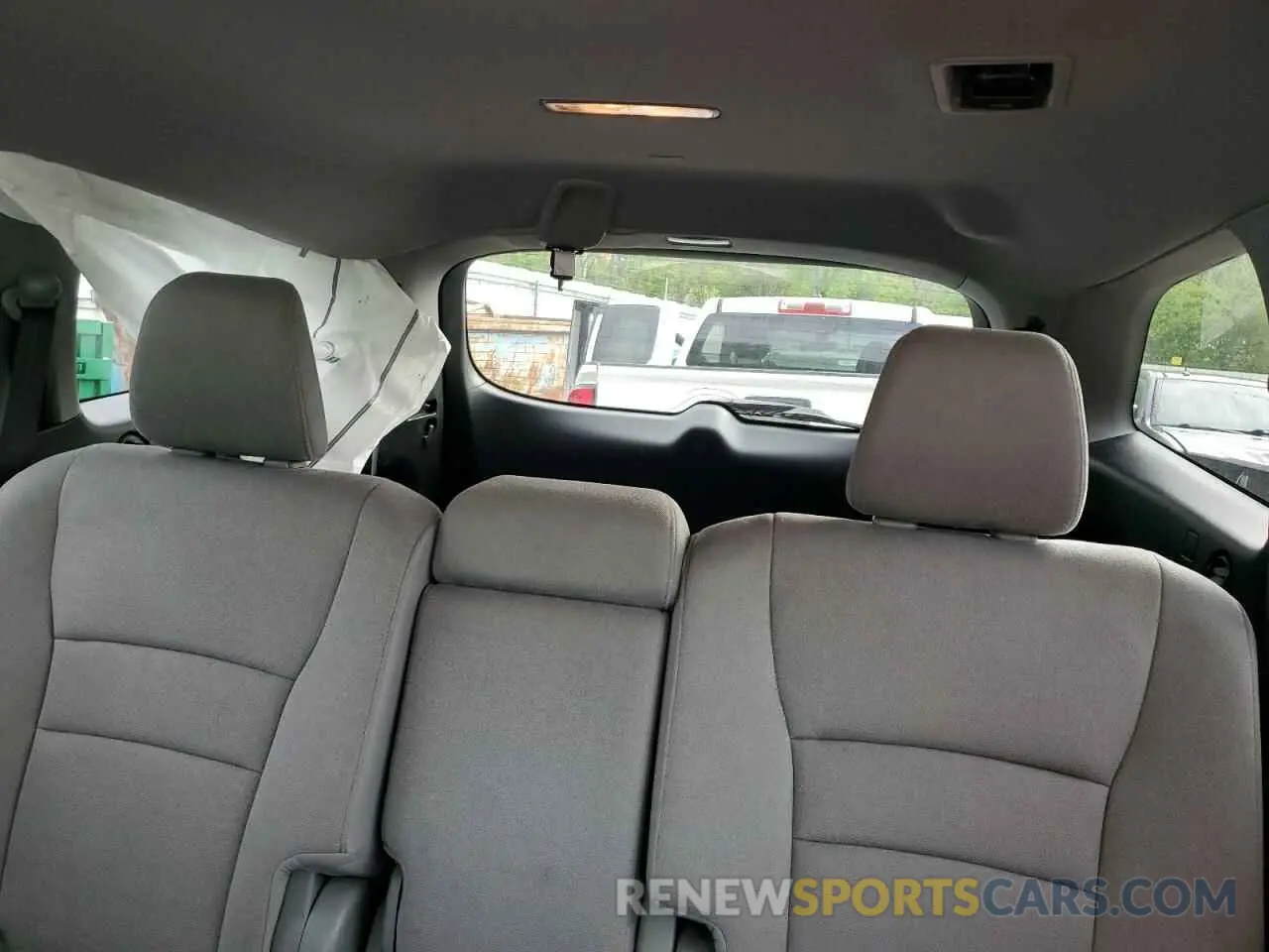 10 Photograph of a damaged car 5FNYF6H30KB027710 HONDA PILOT 2019