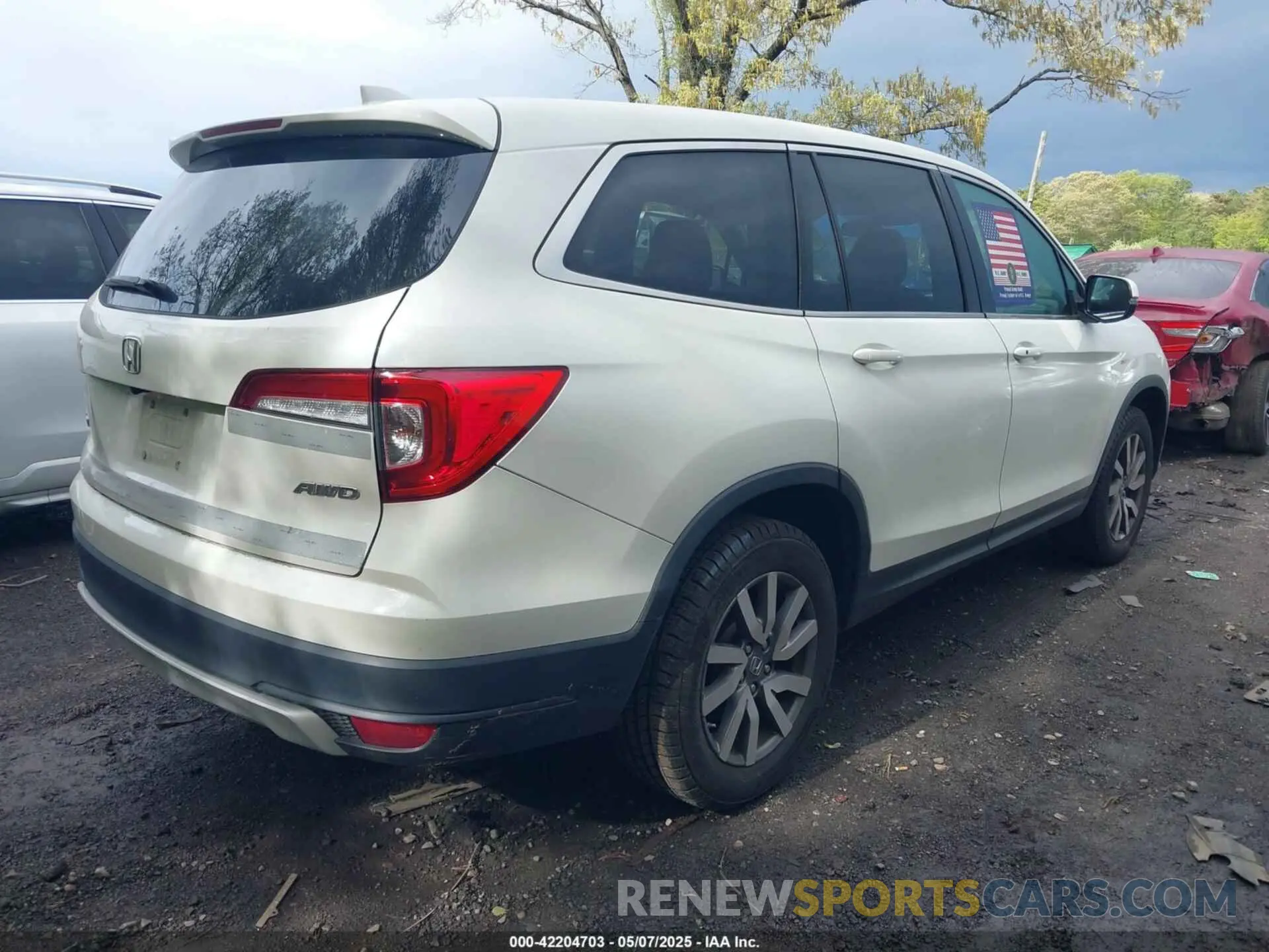 4 Photograph of a damaged car 5FNYF6H31KB086152 HONDA PILOT 2019