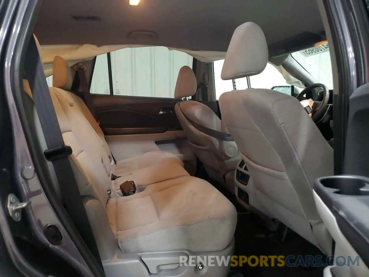 11 Photograph of a damaged car 5FNYF6H32KB063494 HONDA PILOT 2019