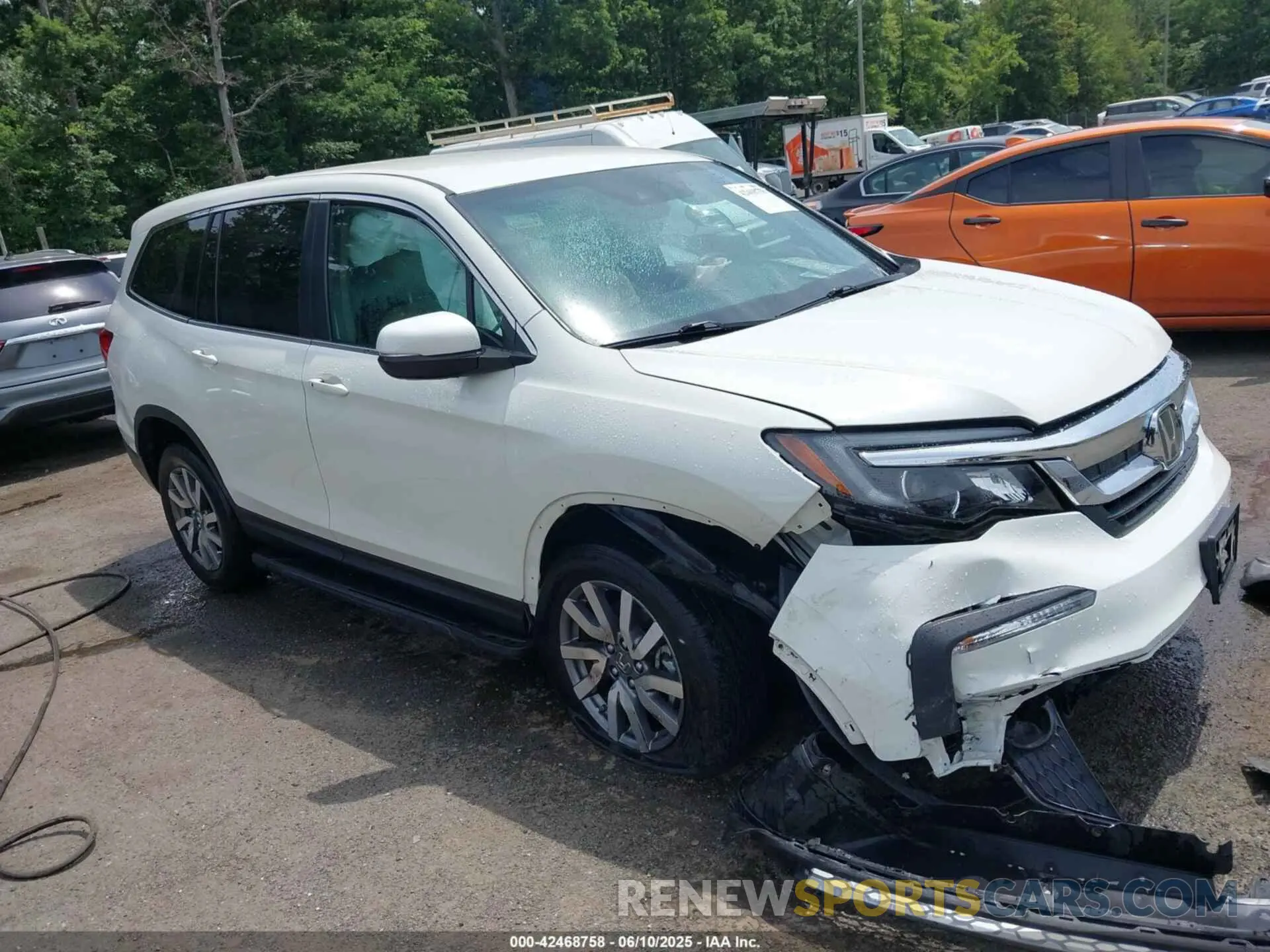 1 Photograph of a damaged car 5FNYF6H33KB040757 HONDA PILOT 2019