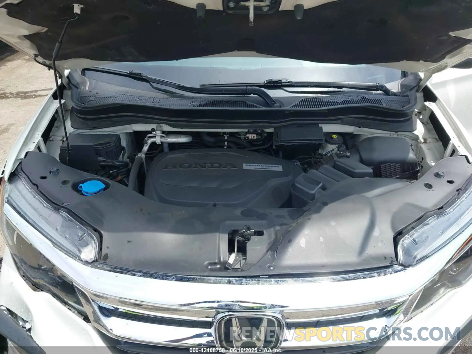 10 Photograph of a damaged car 5FNYF6H33KB040757 HONDA PILOT 2019