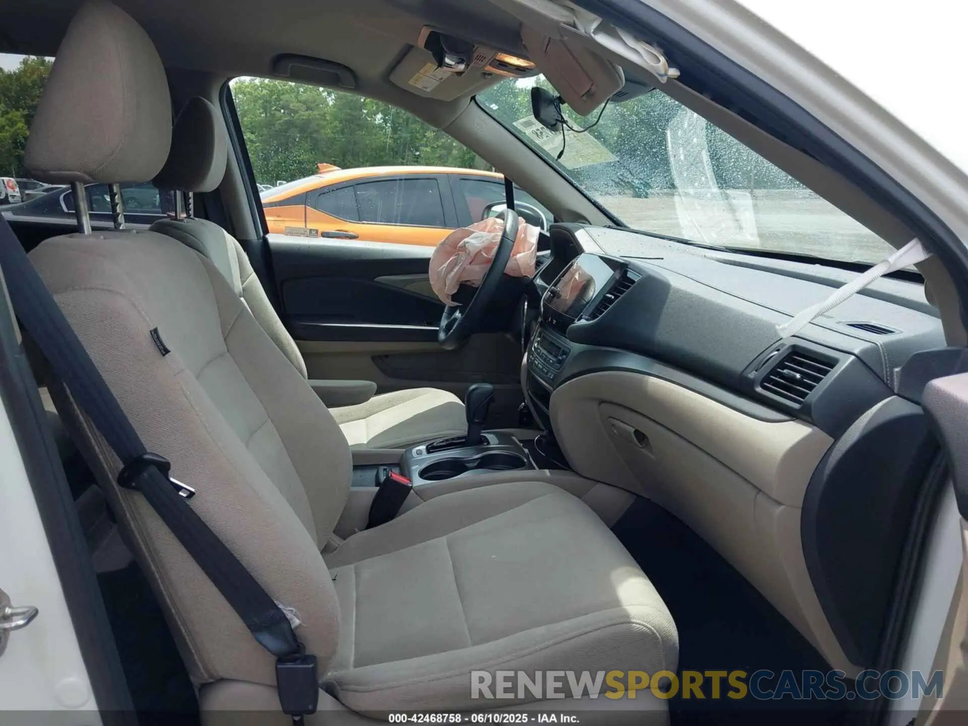 5 Photograph of a damaged car 5FNYF6H33KB040757 HONDA PILOT 2019