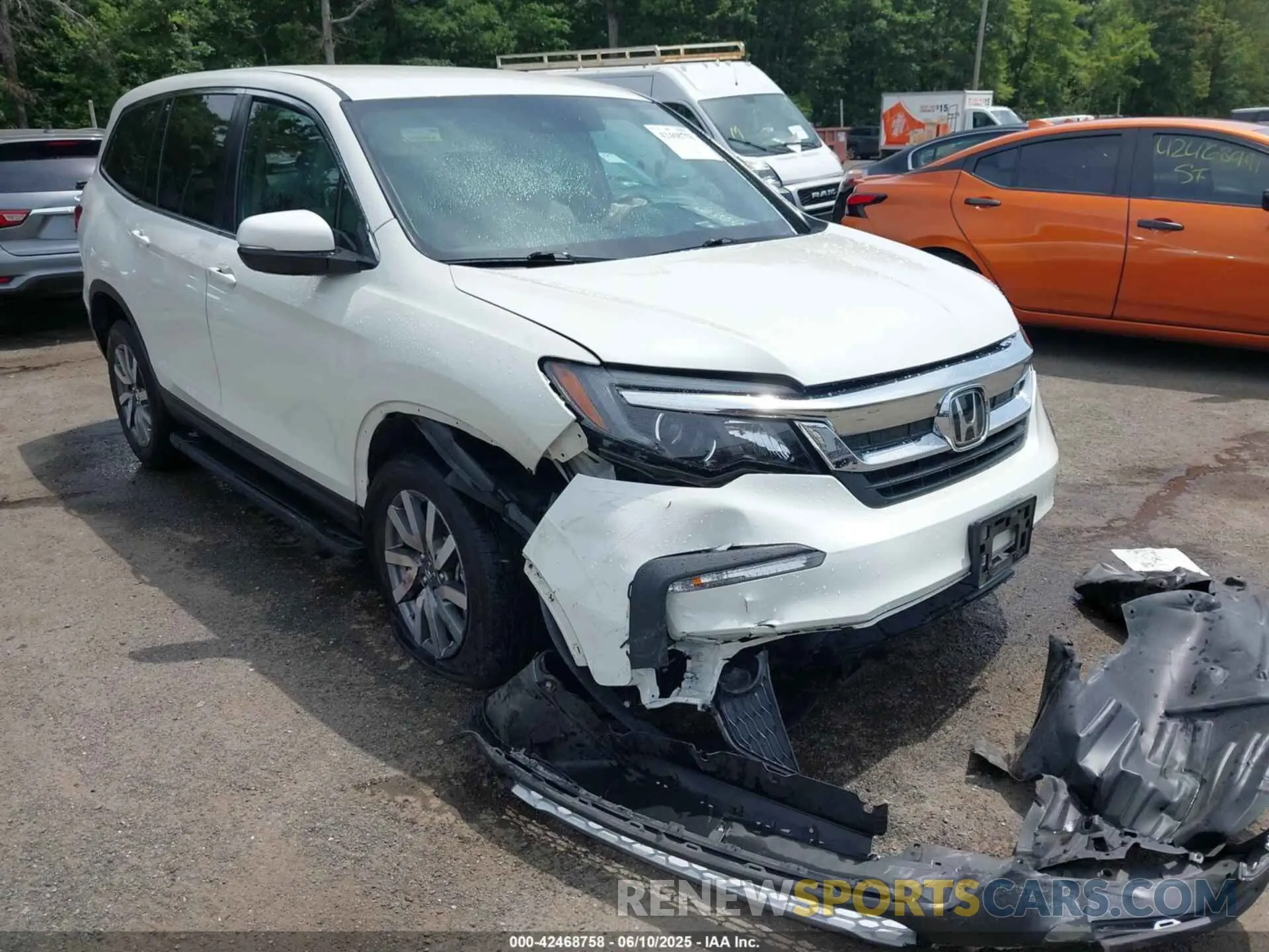 6 Photograph of a damaged car 5FNYF6H33KB040757 HONDA PILOT 2019
