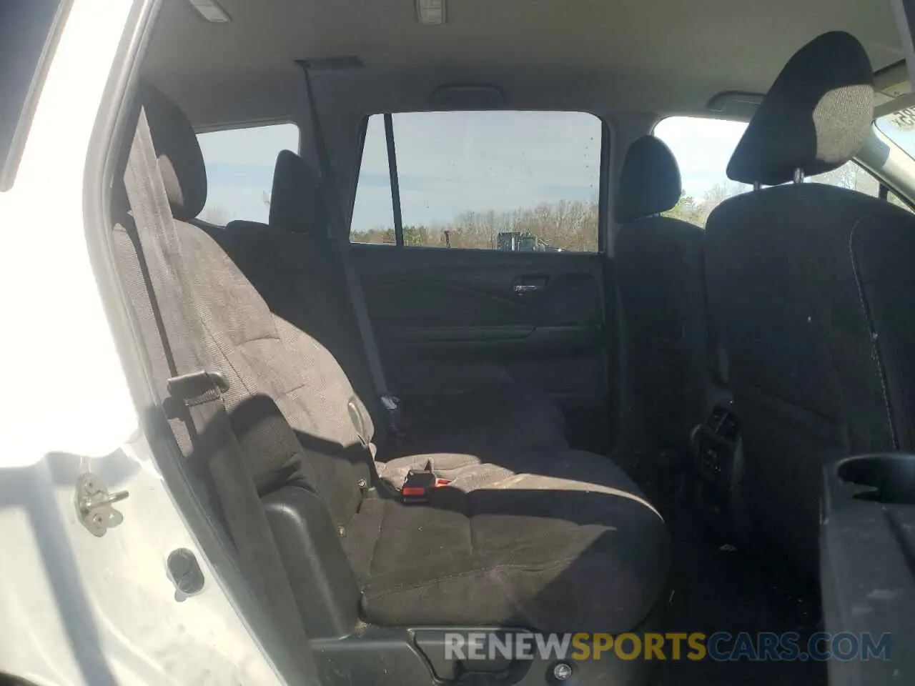 11 Photograph of a damaged car 5FNYF6H33KB064671 HONDA PILOT 2019