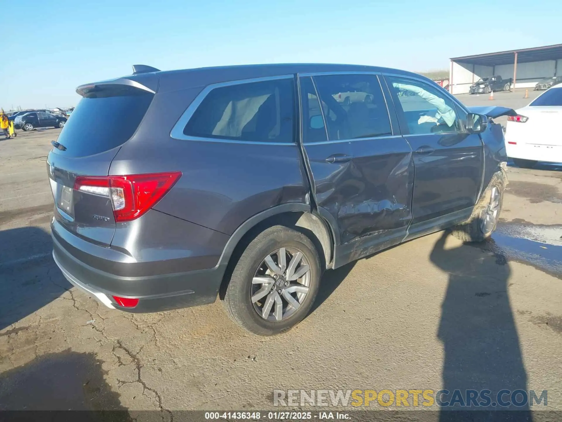 4 Photograph of a damaged car 5FNYF6H34KB031257 HONDA PILOT 2019