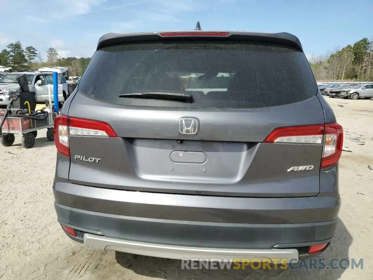 6 Photograph of a damaged car 5FNYF6H37KB058288 HONDA PILOT 2019
