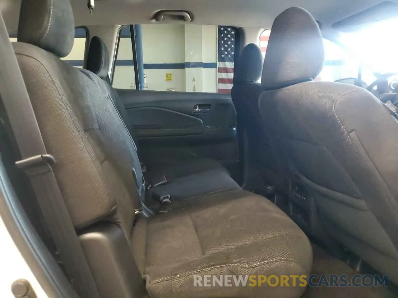 11 Photograph of a damaged car 5FNYF6H37KB065015 HONDA PILOT 2019