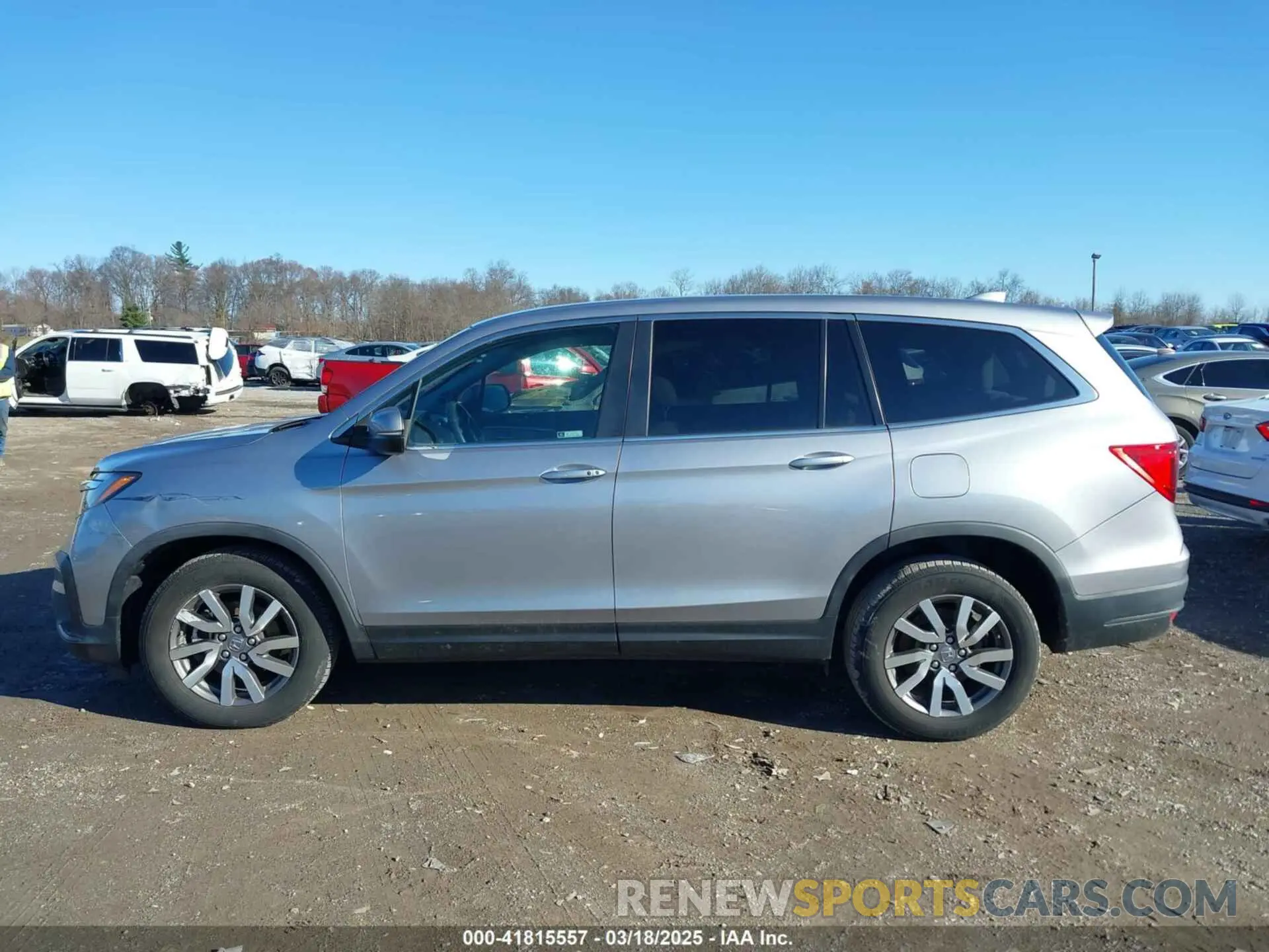 14 Photograph of a damaged car 5FNYF6H37KB100751 HONDA PILOT 2019