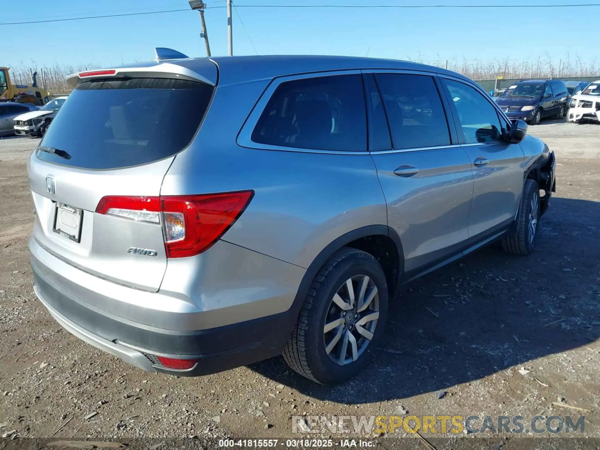 4 Photograph of a damaged car 5FNYF6H37KB100751 HONDA PILOT 2019