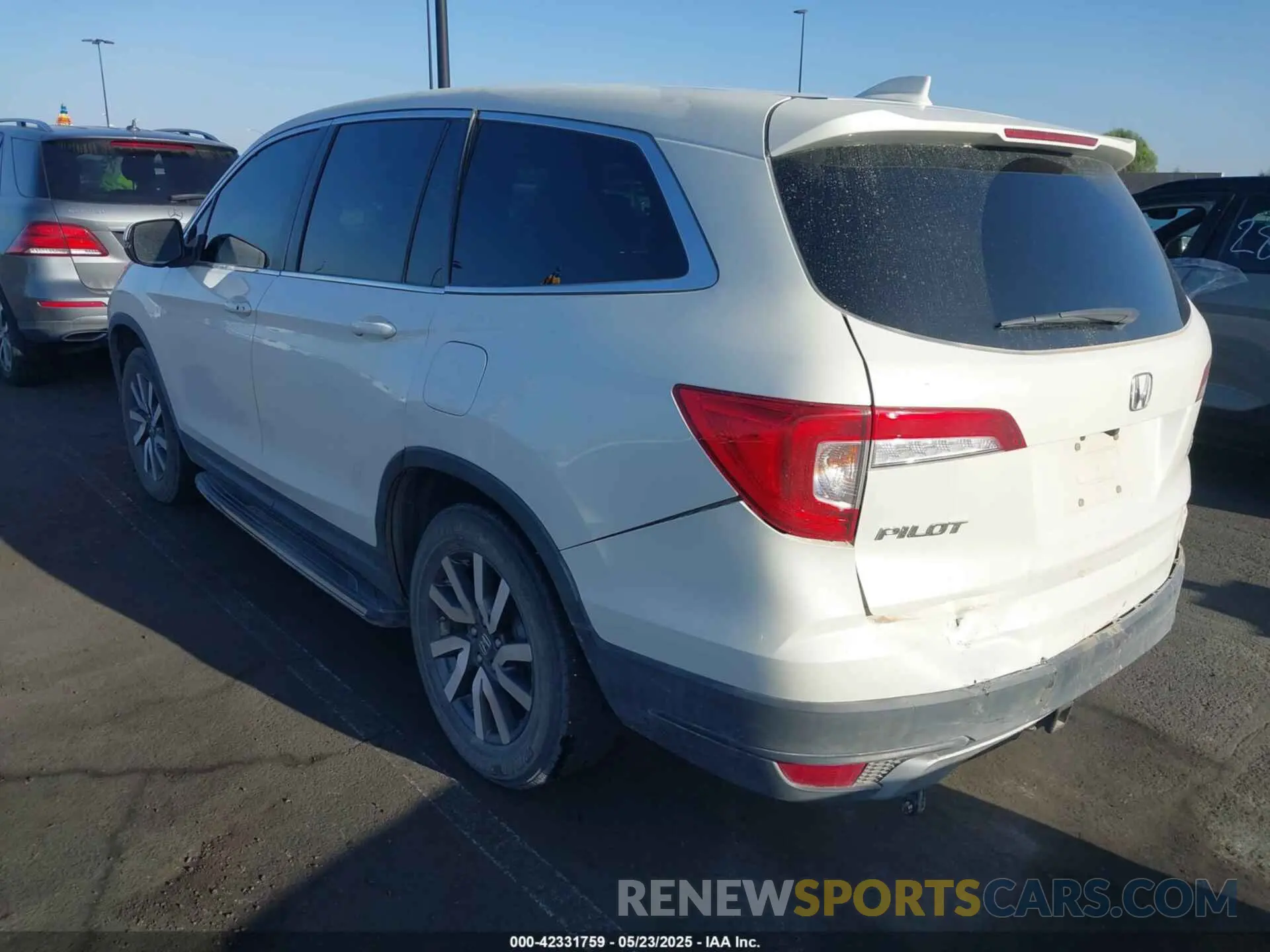 3 Photograph of a damaged car 5FNYF6H39KB036213 HONDA PILOT 2019