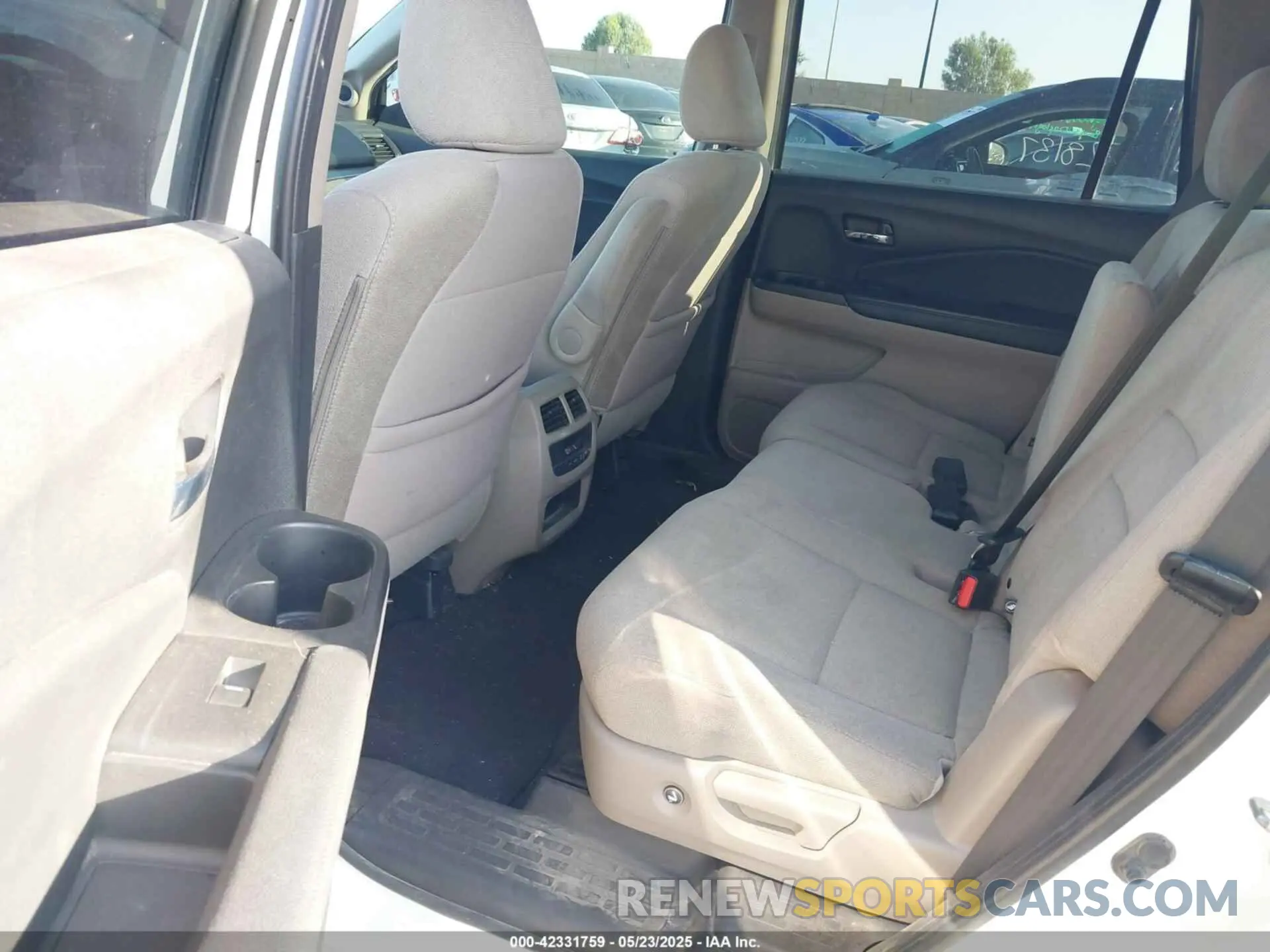 8 Photograph of a damaged car 5FNYF6H39KB036213 HONDA PILOT 2019