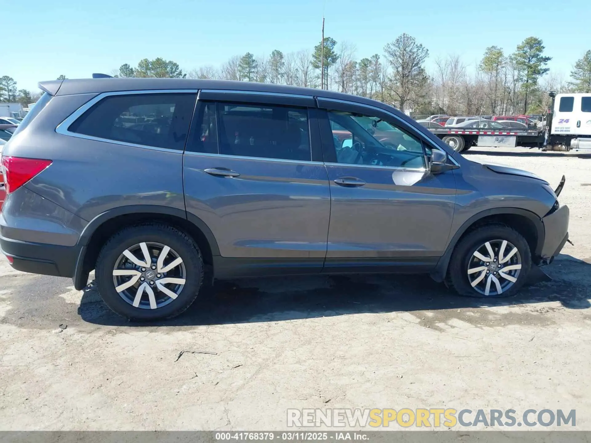 13 Photograph of a damaged car 5FNYF6H39KB045168 HONDA PILOT 2019