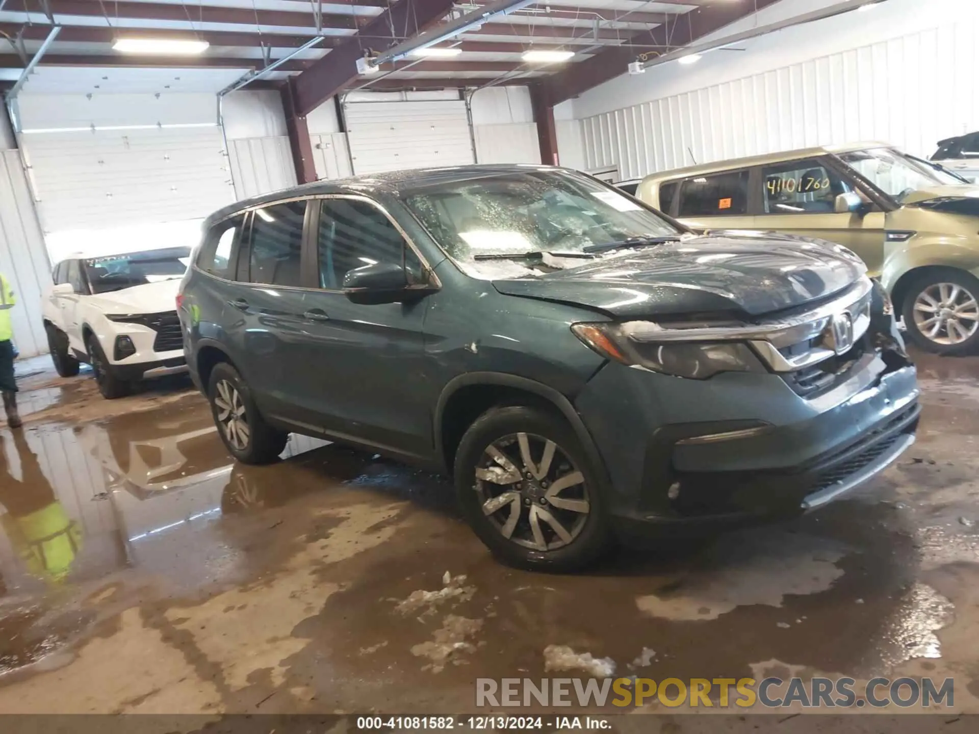 1 Photograph of a damaged car 5FNYF6H39KB101321 HONDA PILOT 2019