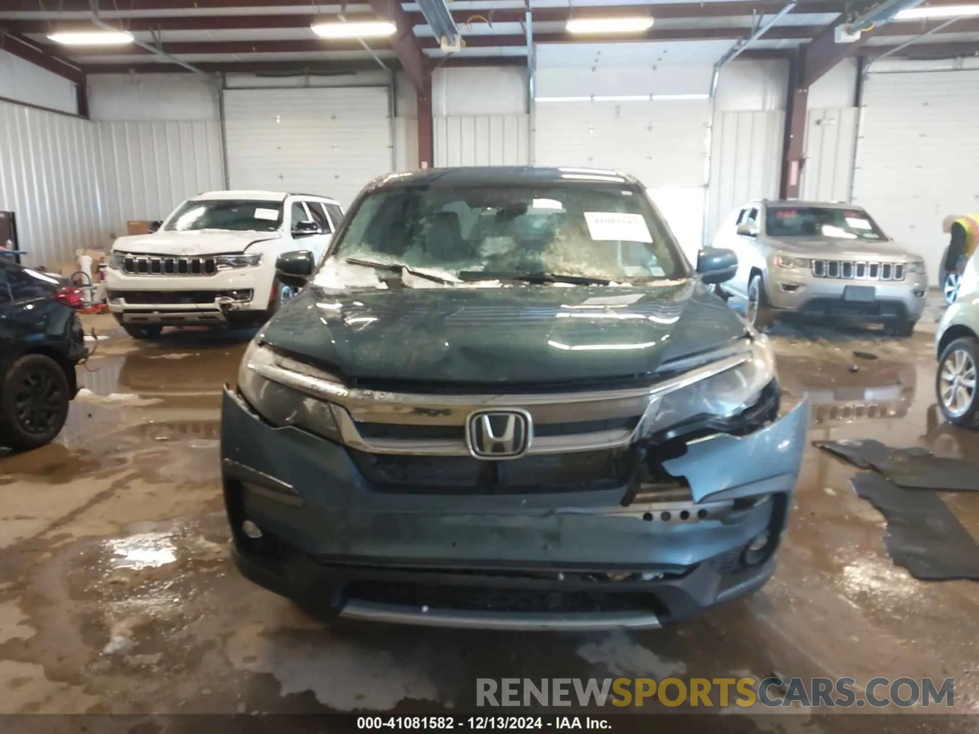 12 Photograph of a damaged car 5FNYF6H39KB101321 HONDA PILOT 2019